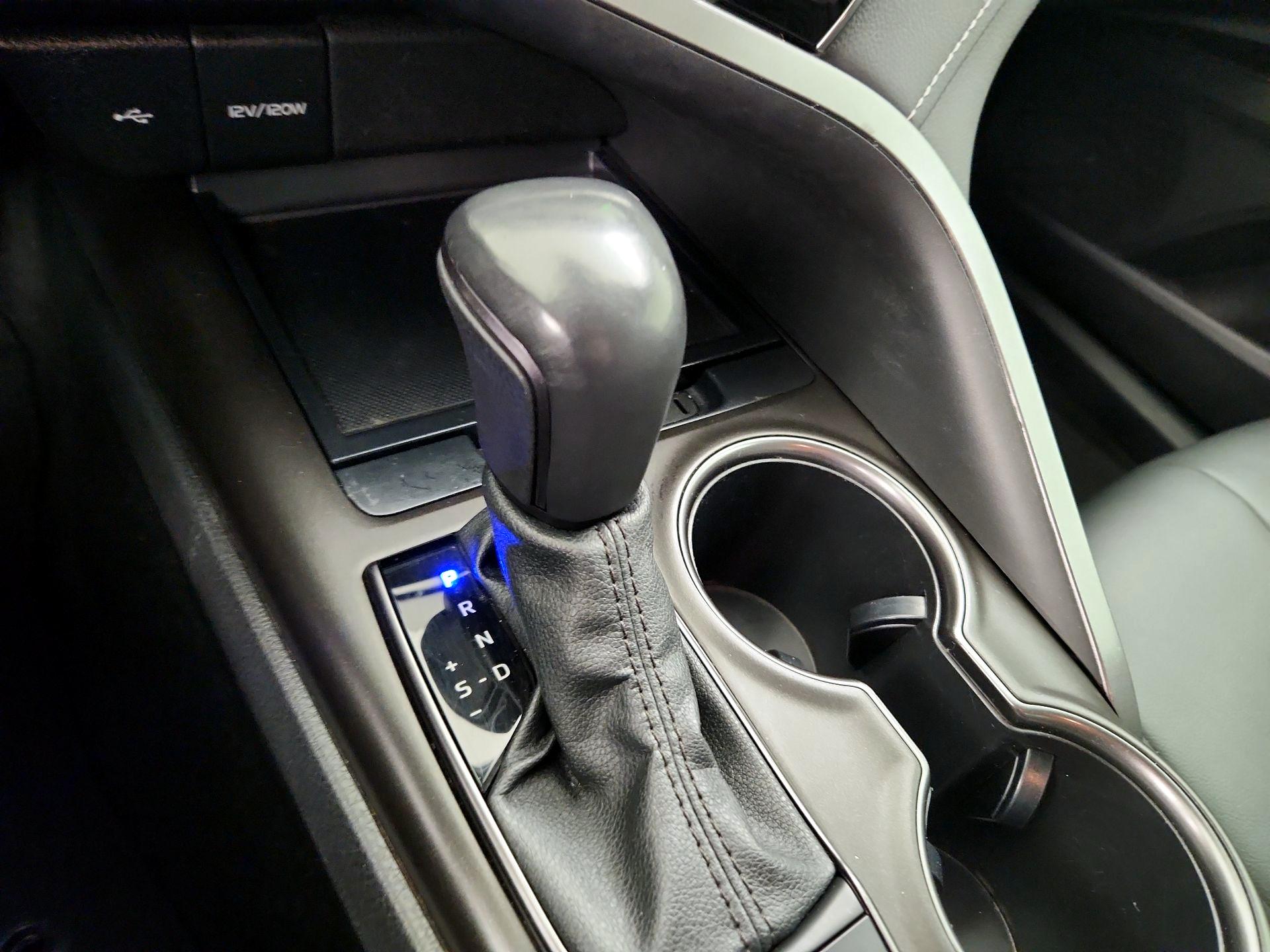 Thumbnail: 2022 Toyota Camry - 17