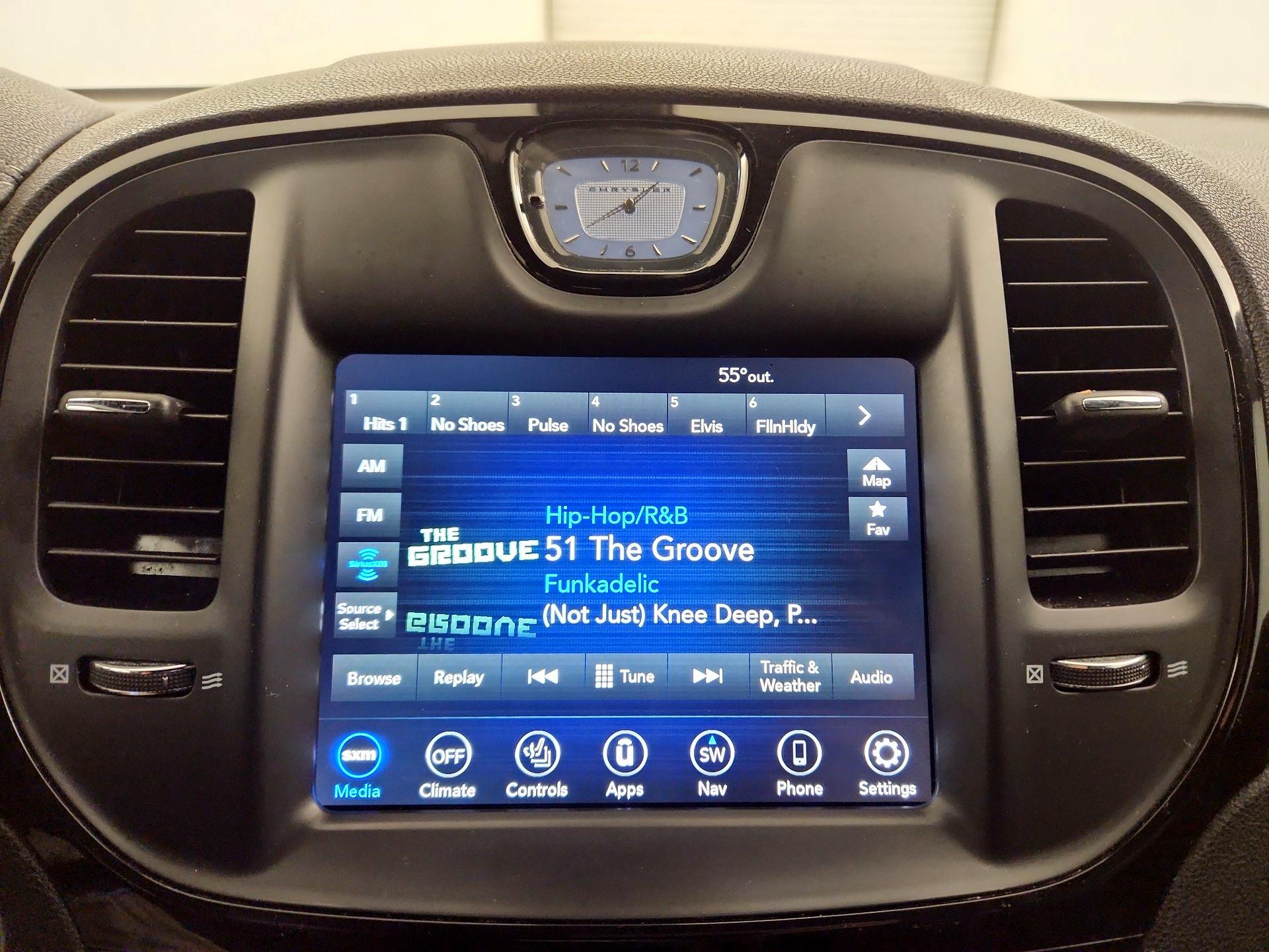 Thumbnail: 2020 Chrysler 300 - 16