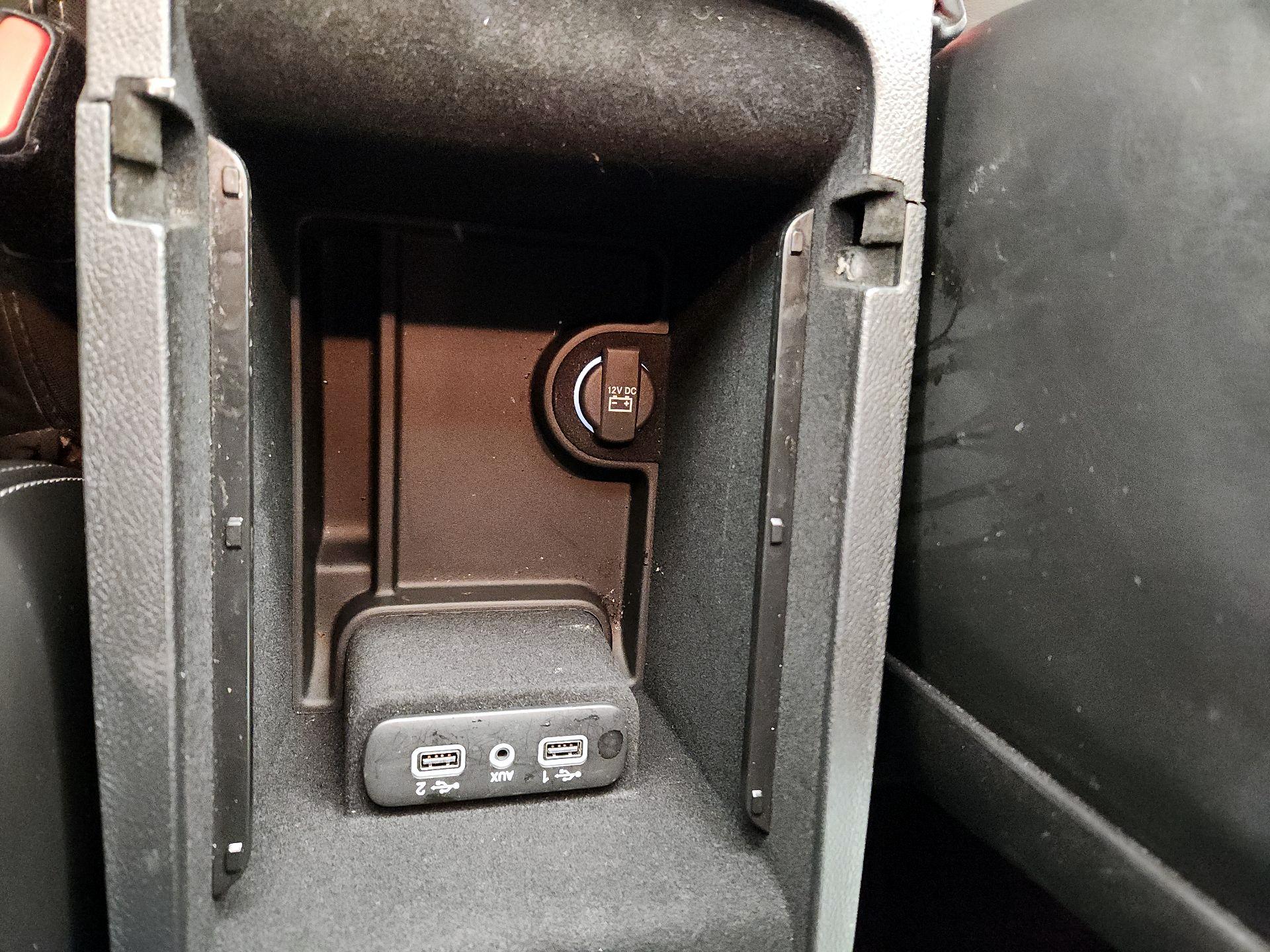 Thumbnail: 2020 Chrysler 300 - 19