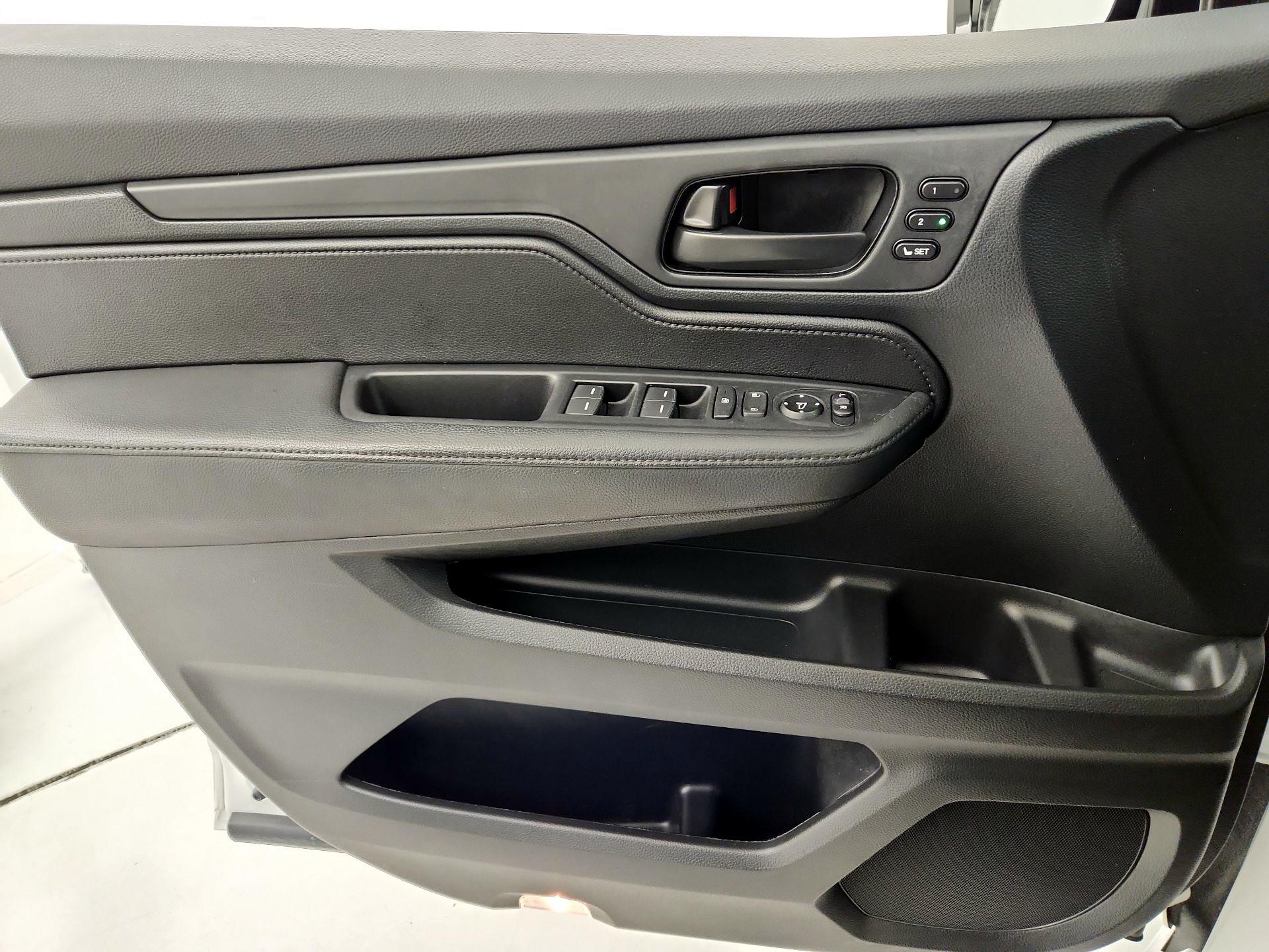 Thumbnail: 2023 Honda Odyssey - 12