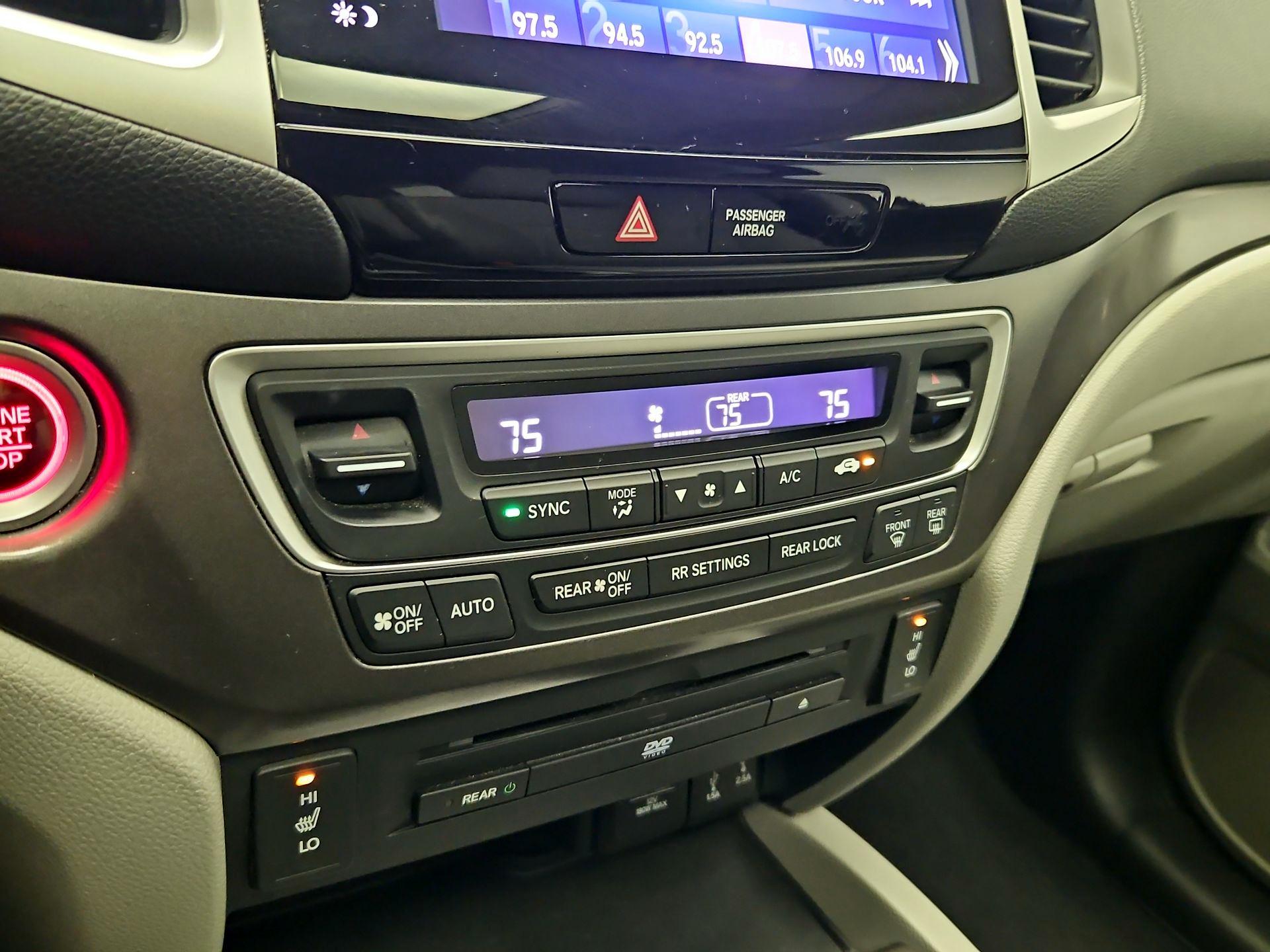 Thumbnail: 2017 Honda Pilot - 16