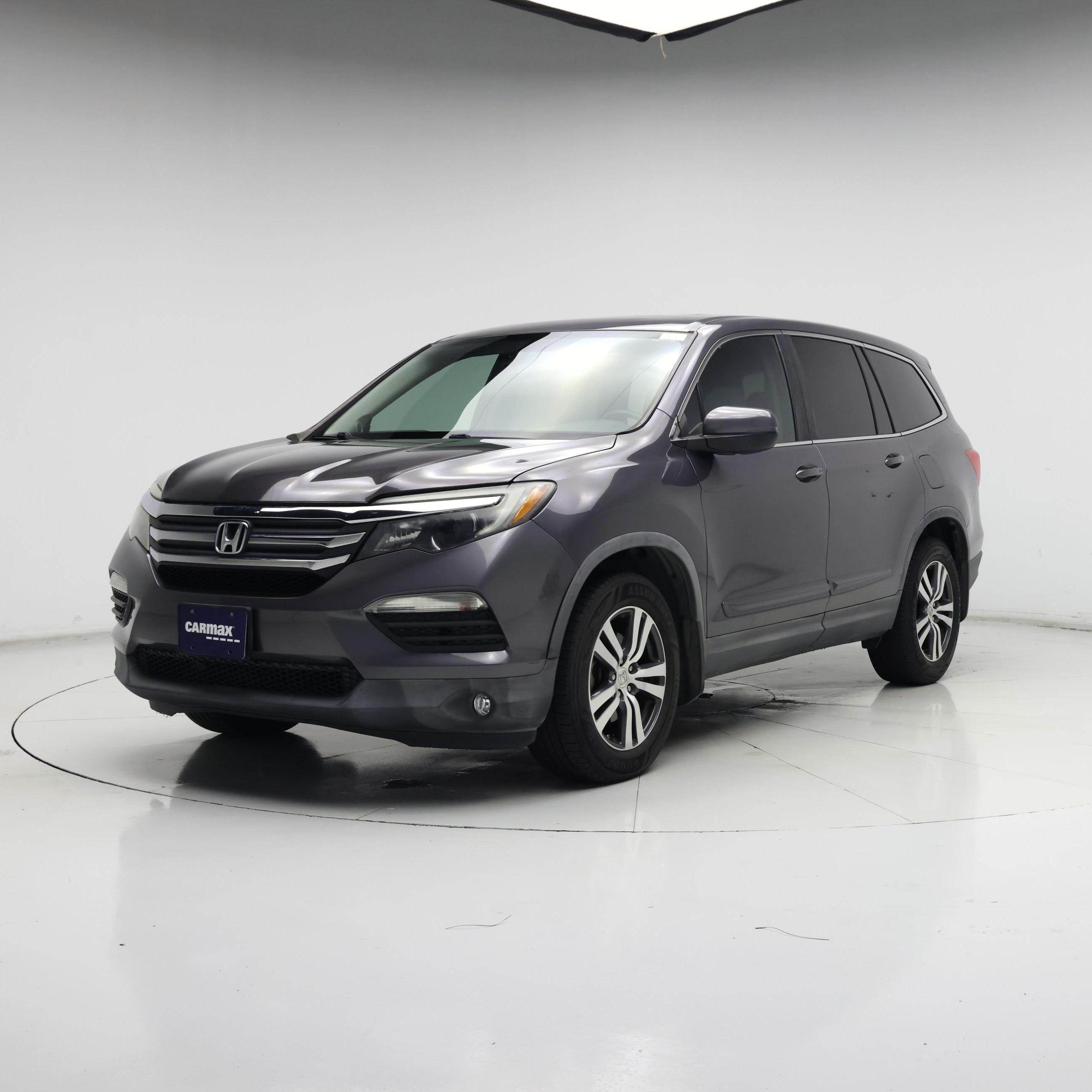 Thumbnail: 2017 Honda Pilot - 4