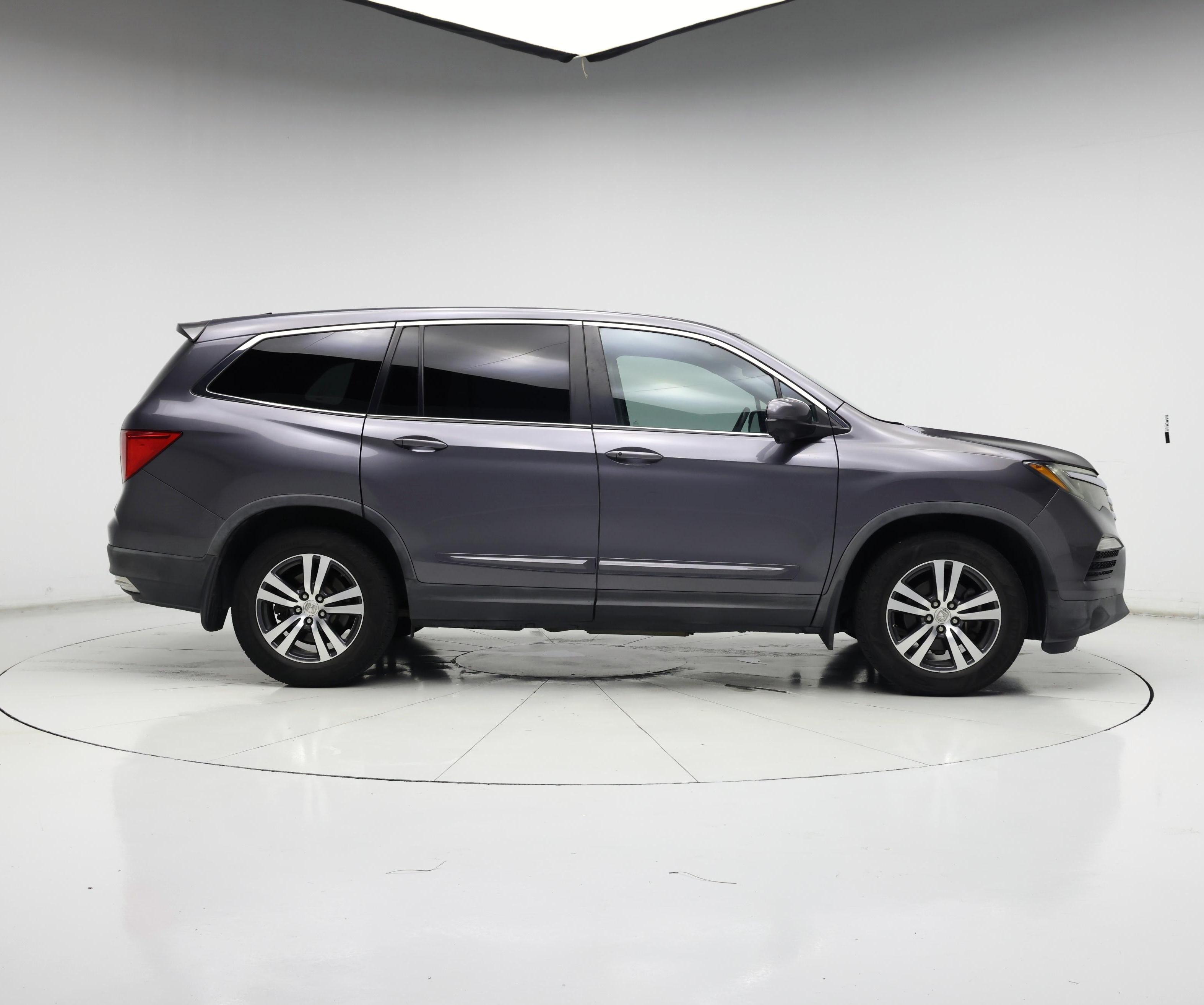 Thumbnail: 2017 Honda Pilot - 7
