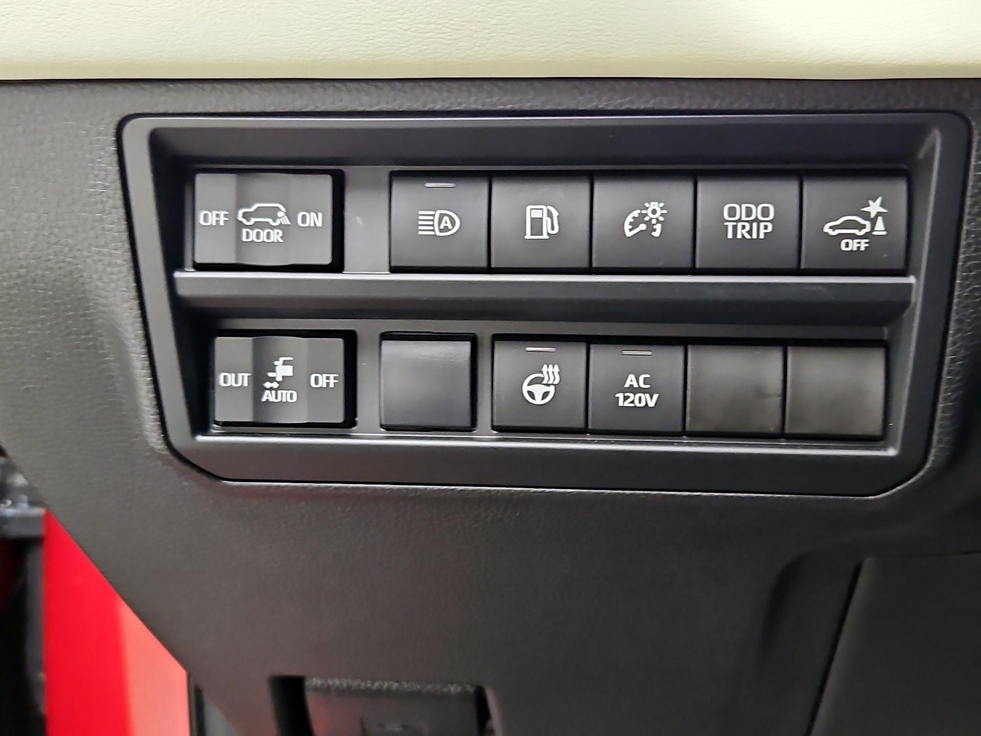 Thumbnail: 2023 Toyota Sequoia - 13