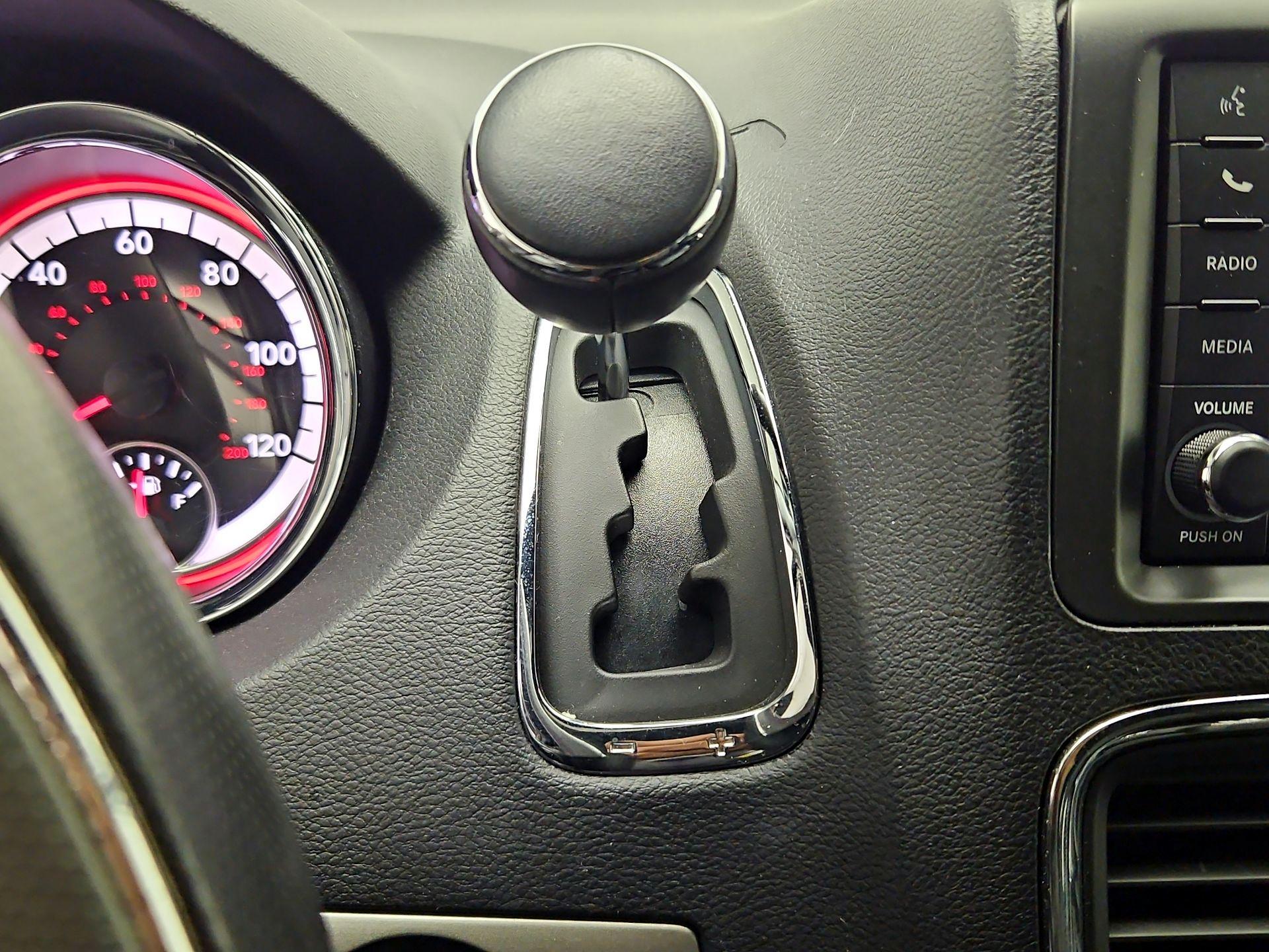 Thumbnail: 2019 Dodge Grand Caravan - 17