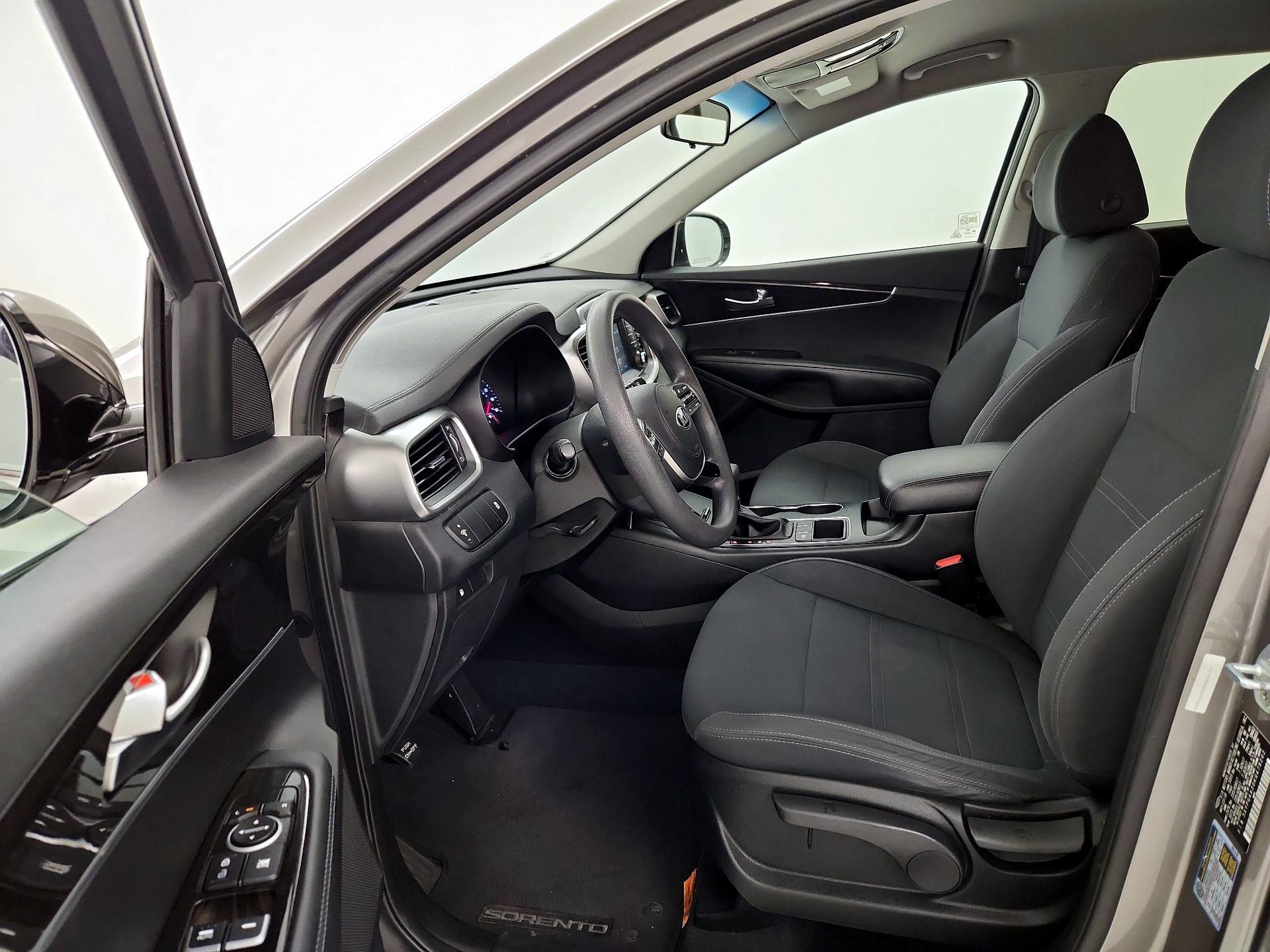 Thumbnail: 2019 Kia Sorento - 11