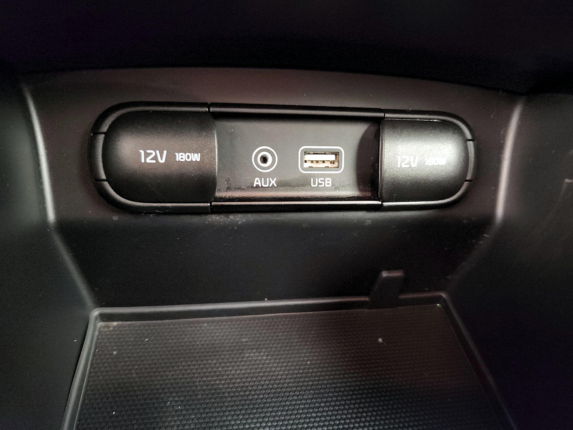 Thumbnail: 2019 Kia Sorento - 18