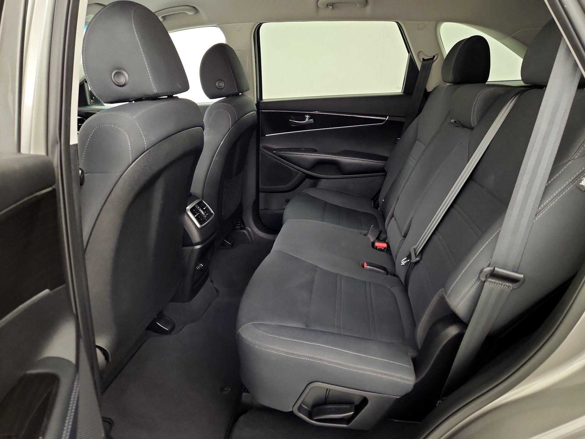 Thumbnail: 2019 Kia Sorento - 19