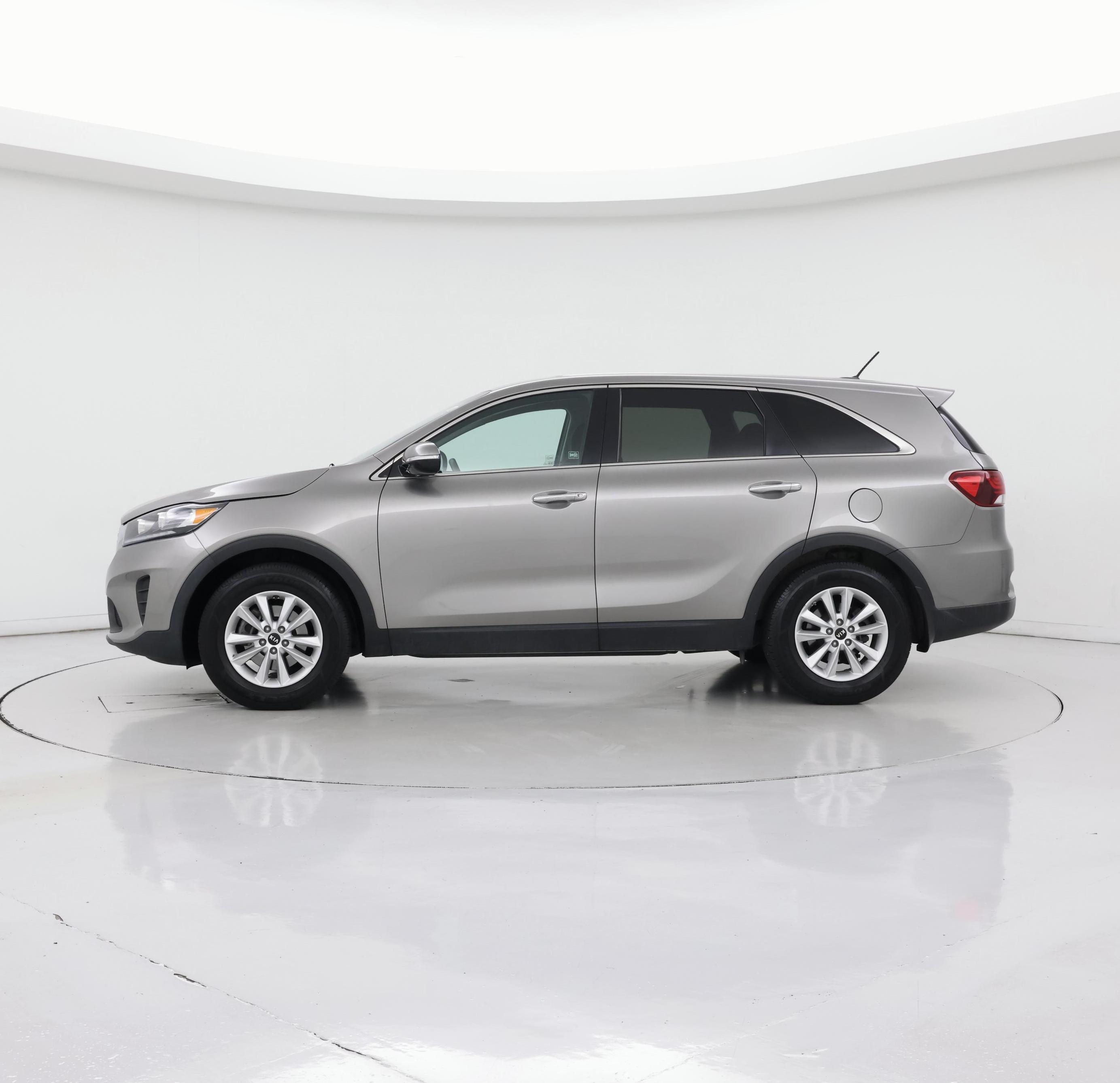 Thumbnail: 2019 Kia Sorento - 3