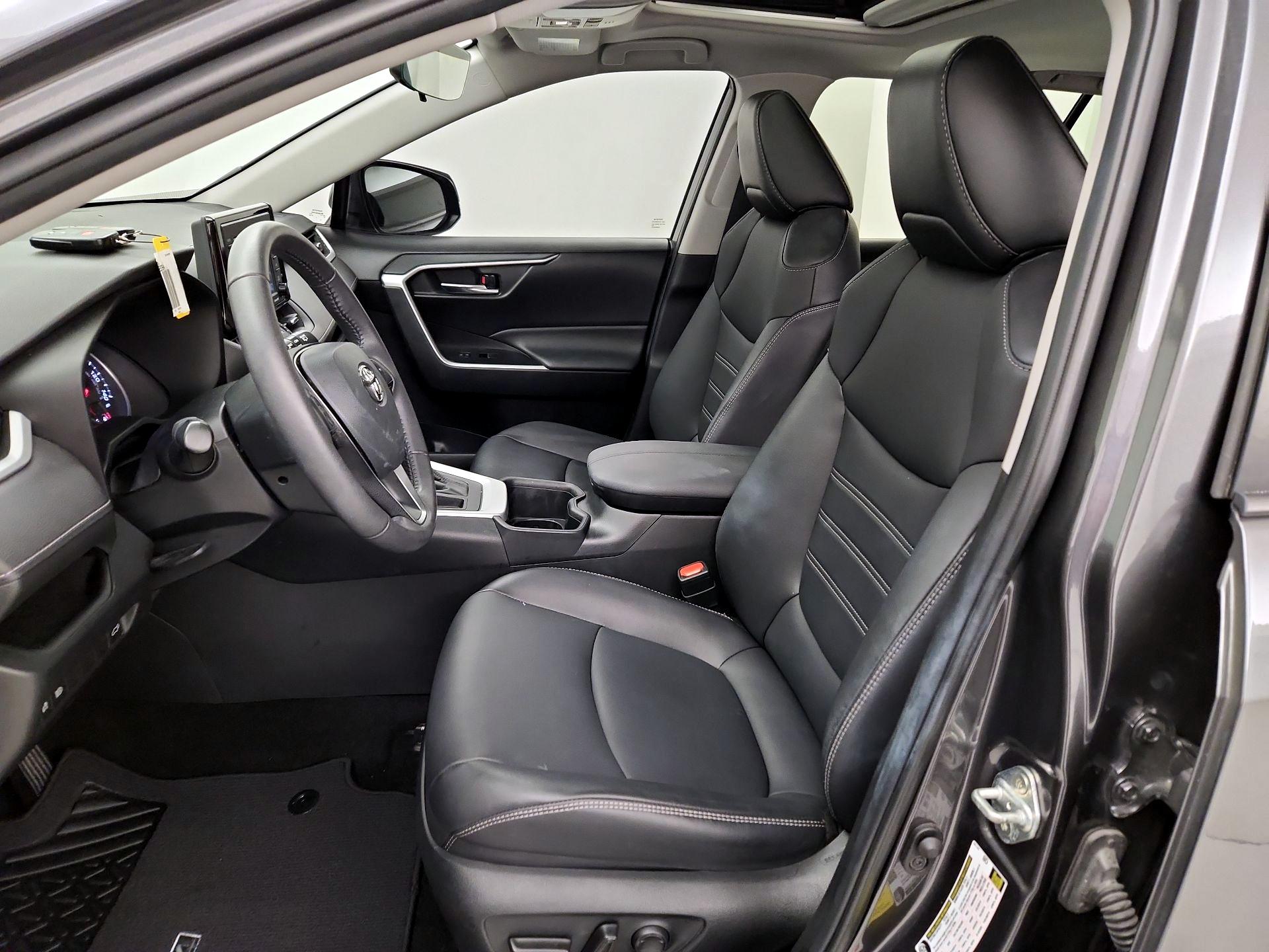 Thumbnail: 2022 Toyota RAV4 - 11