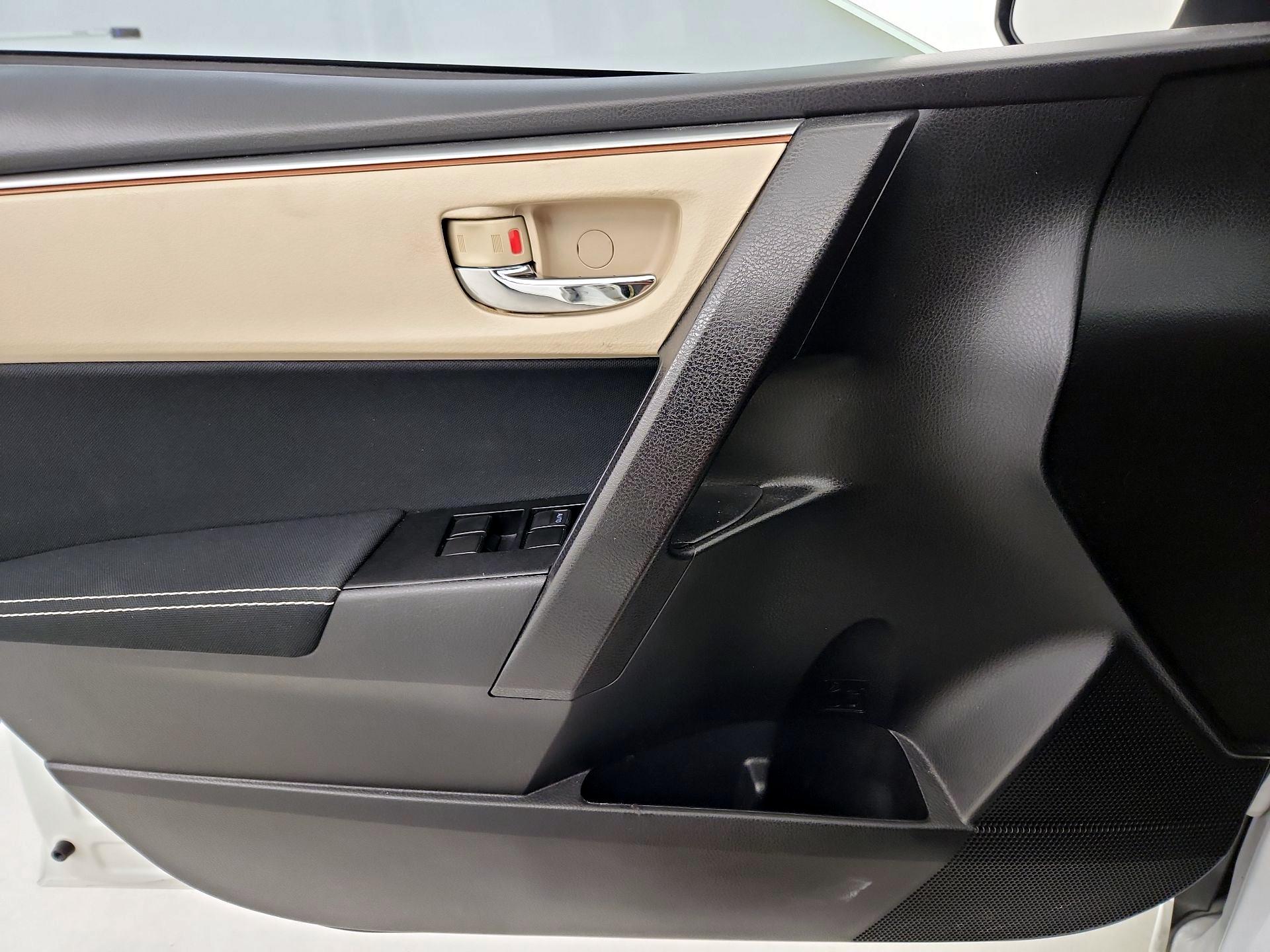 Thumbnail: 2015 Toyota Corolla - 12