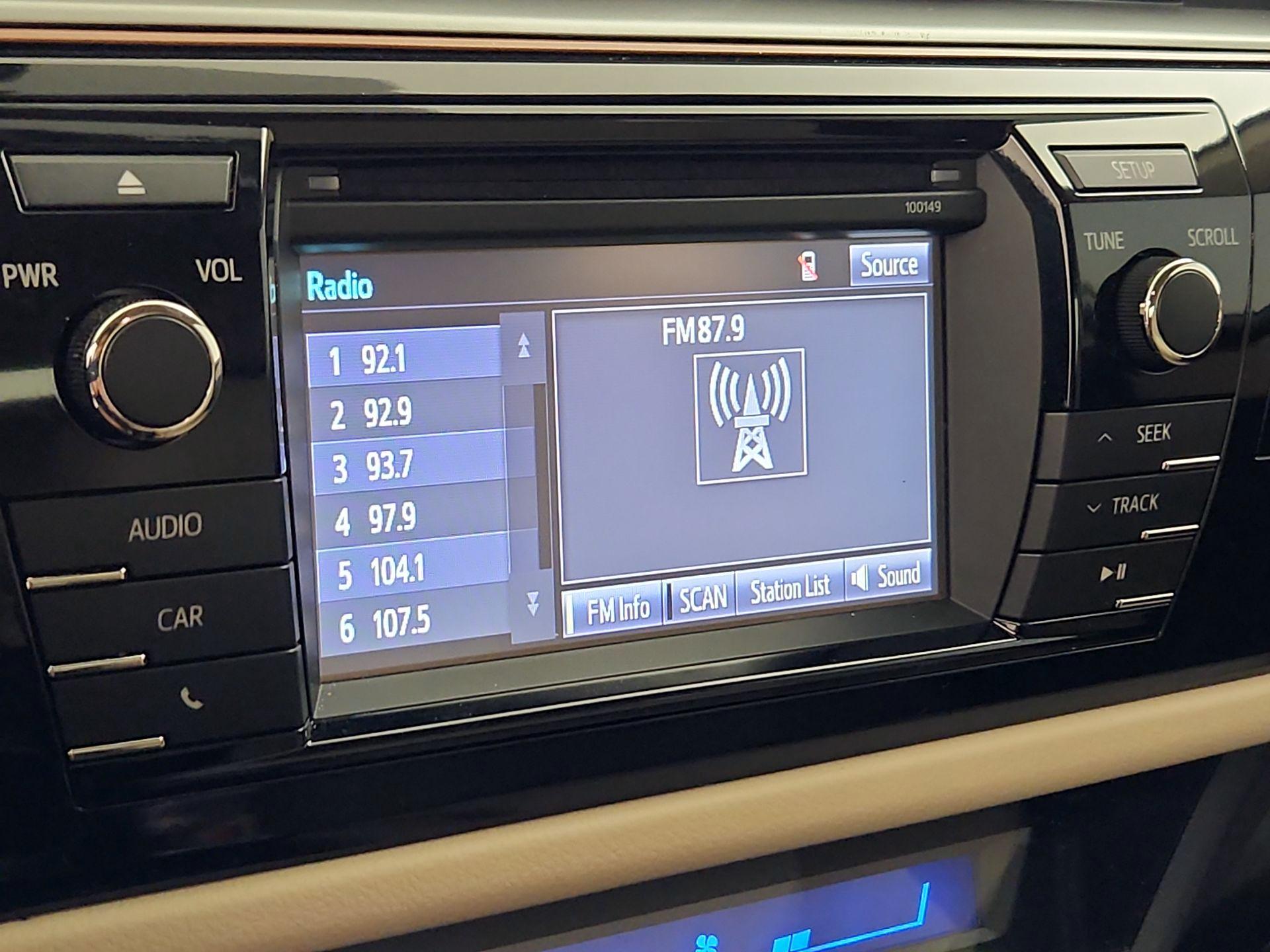 Thumbnail: 2015 Toyota Corolla - 15