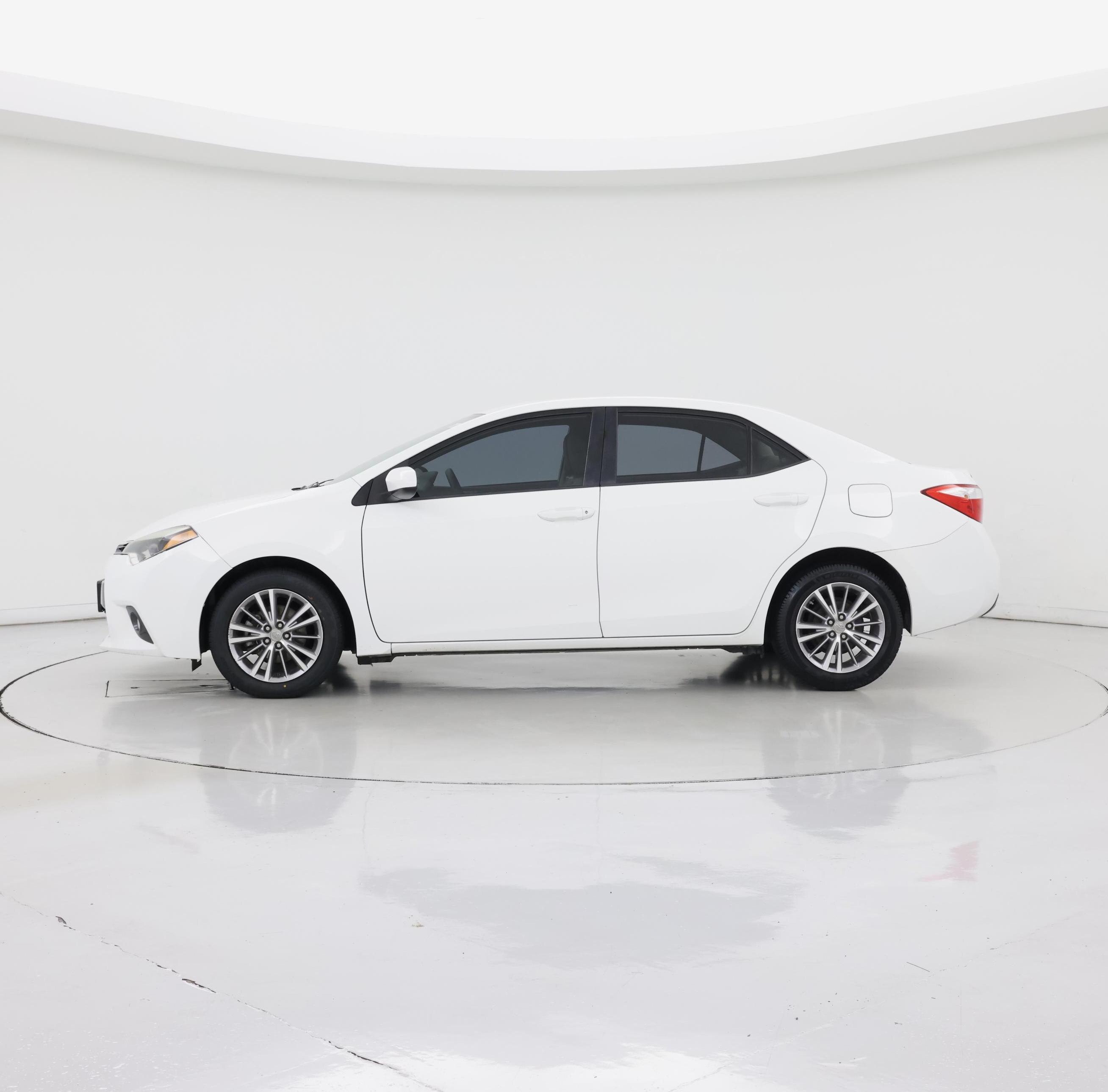 Thumbnail: 2015 Toyota Corolla - 3