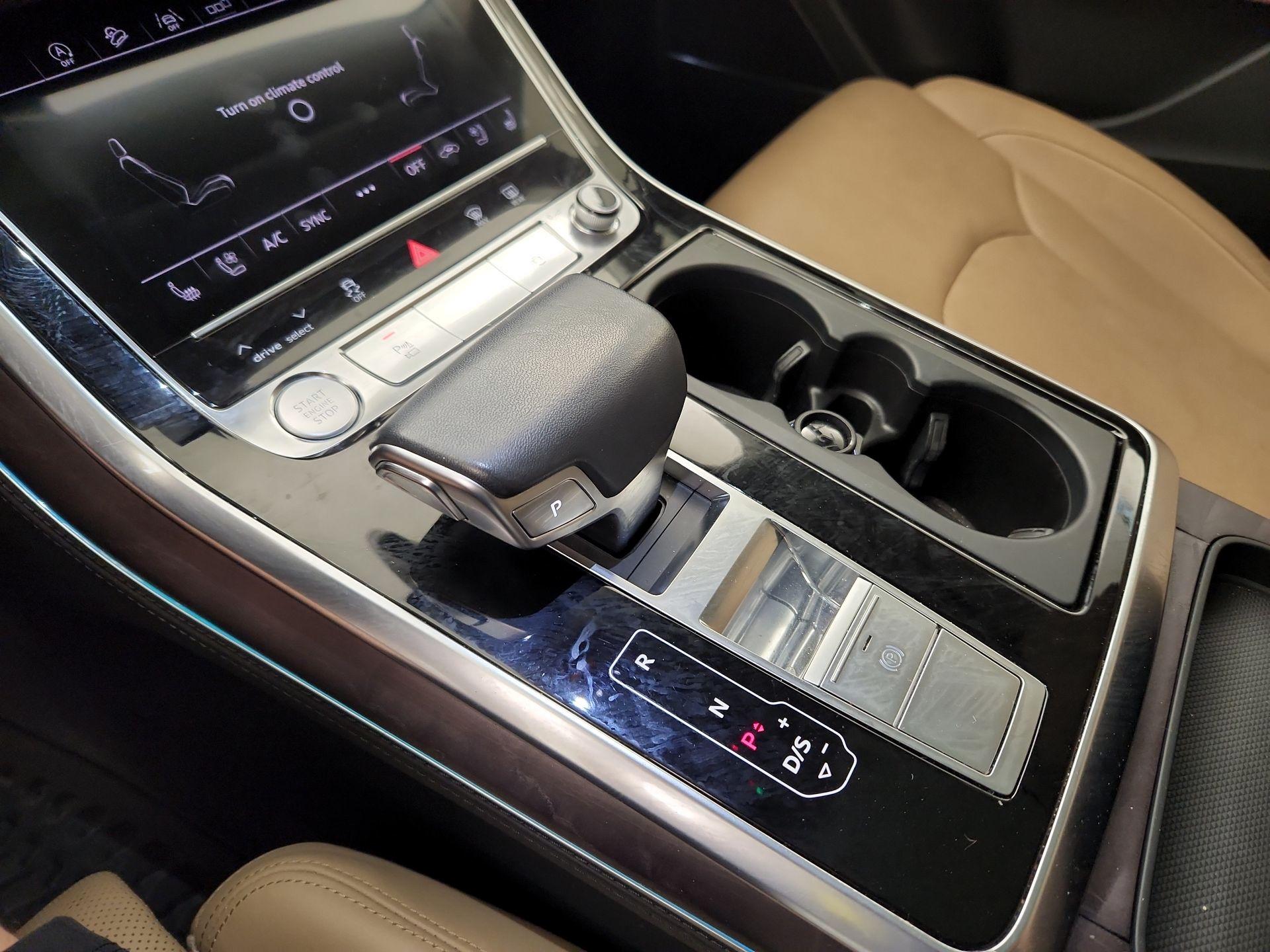 Thumbnail: 2019 Audi Q8 - 17