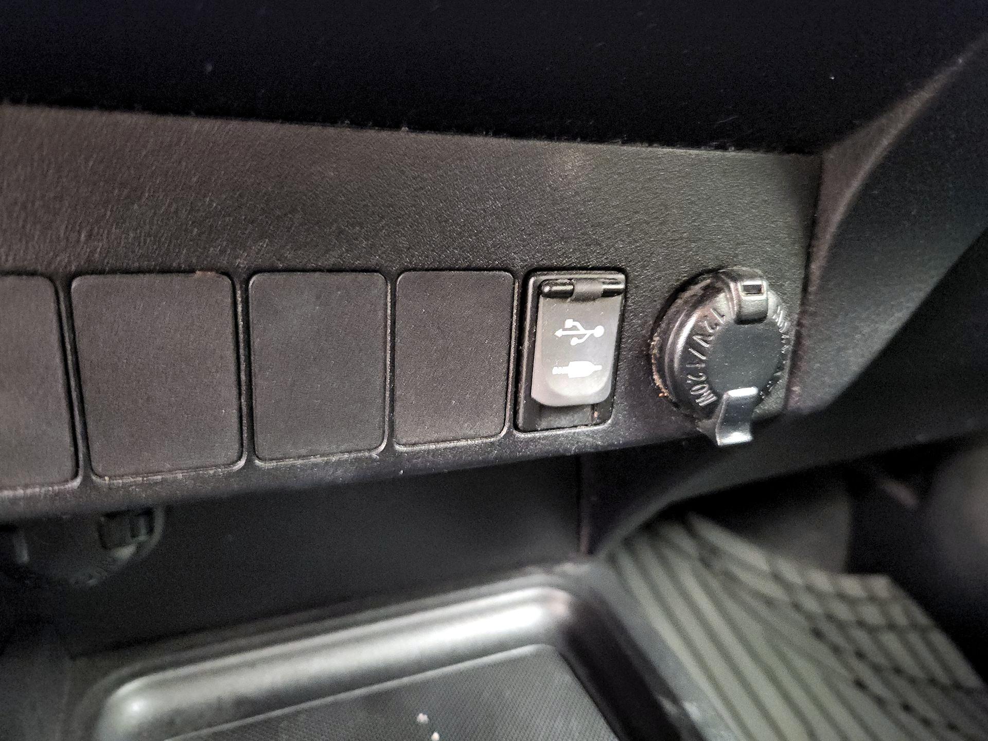 Thumbnail: 2014 Toyota RAV4 - 18