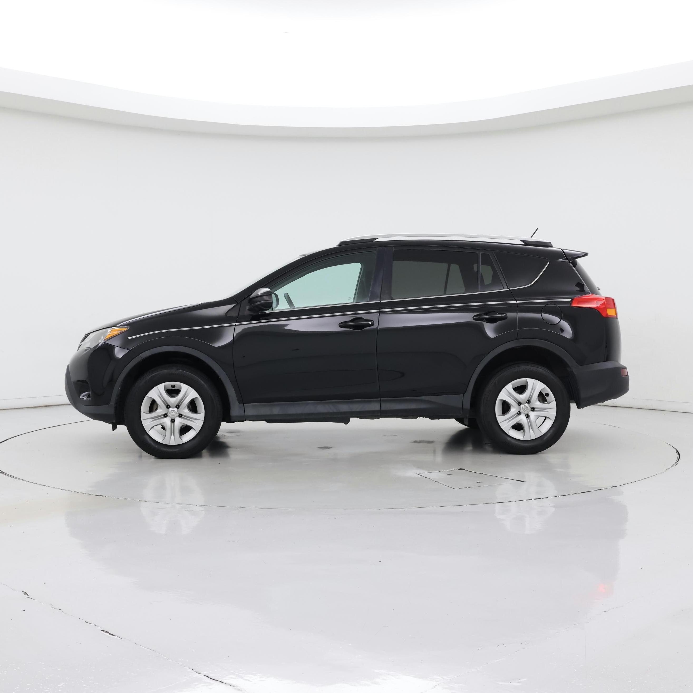 Thumbnail: 2014 Toyota RAV4 - 3