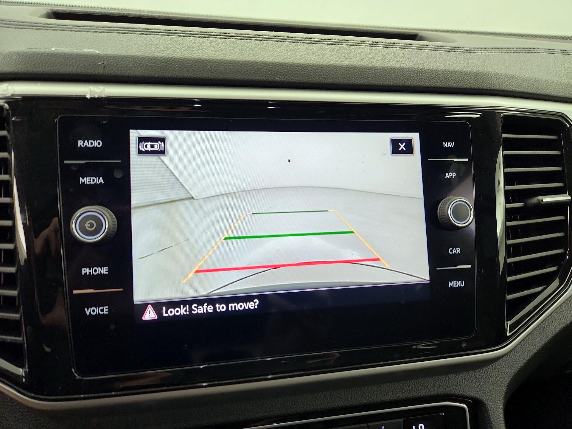 Thumbnail: 2022 Volkswagen Atlas - 14