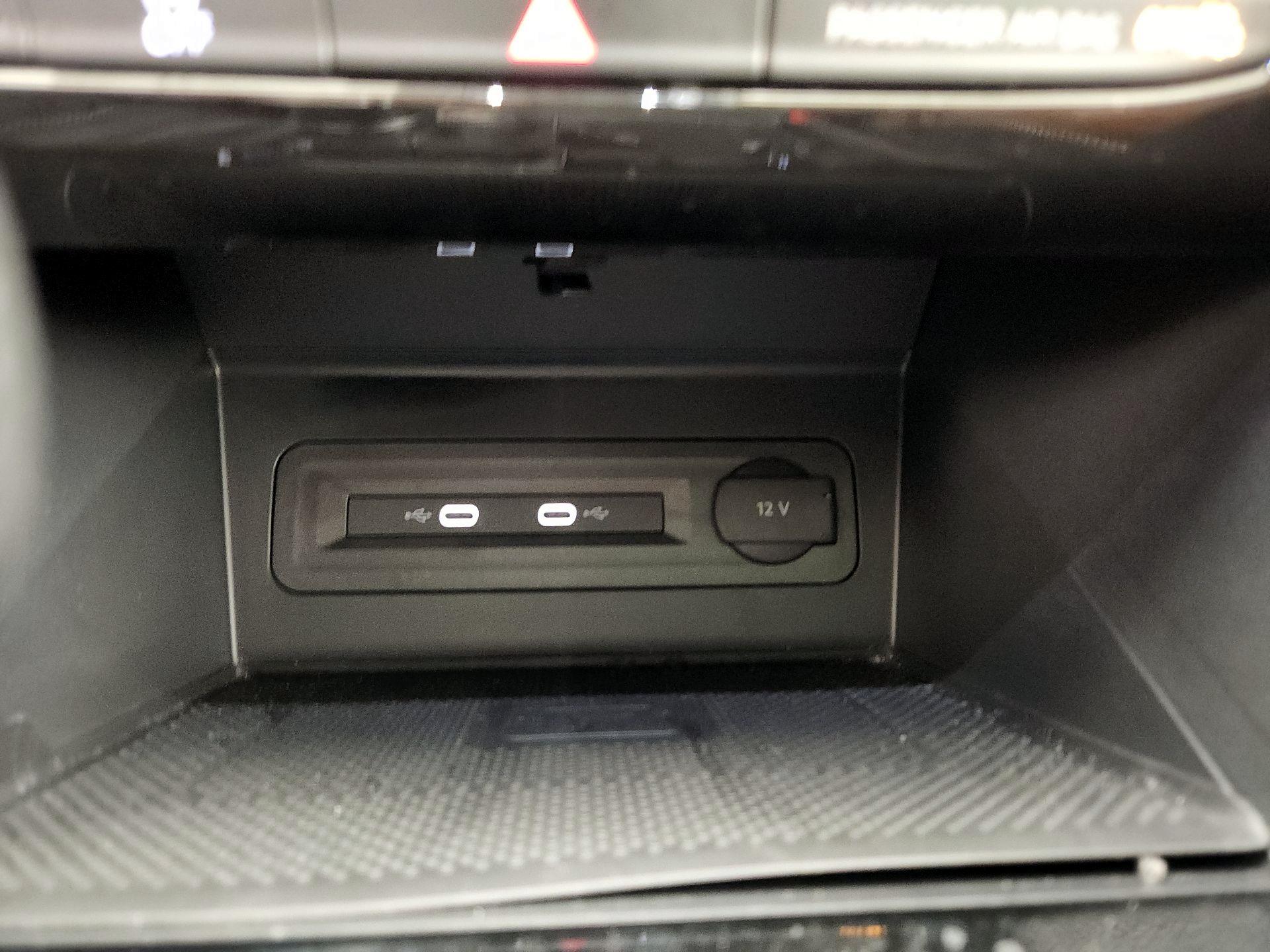 Thumbnail: 2022 Volkswagen Atlas - 18