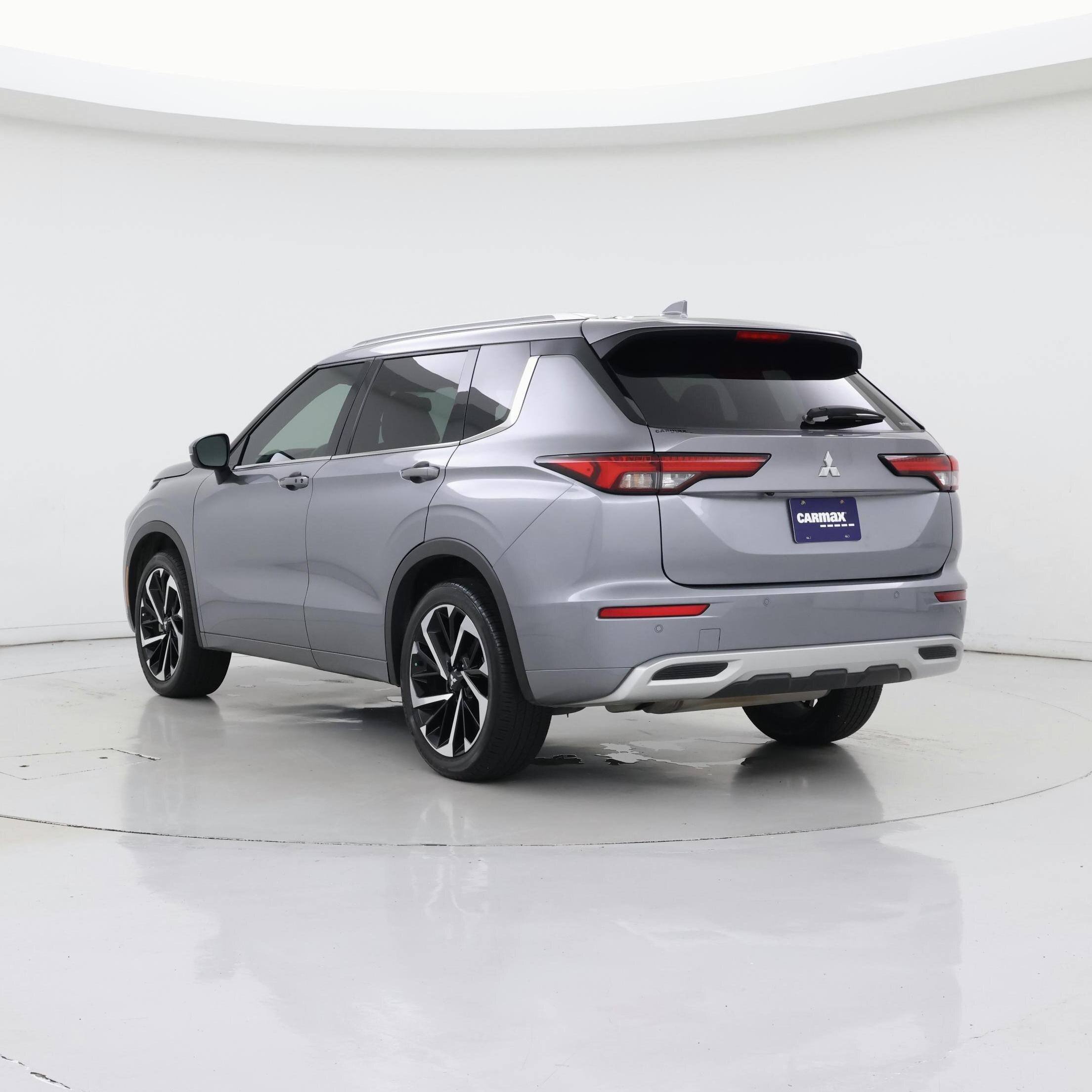 Thumbnail: 2022 Mitsubishi Outlander - 2