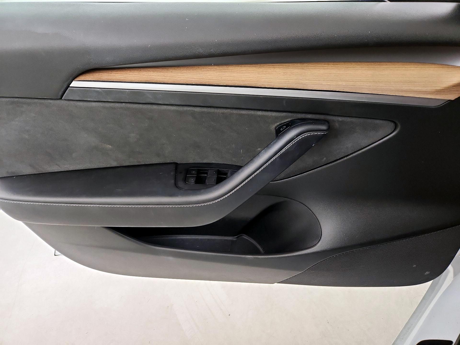 Thumbnail: 2022 Tesla Model 3 - 12
