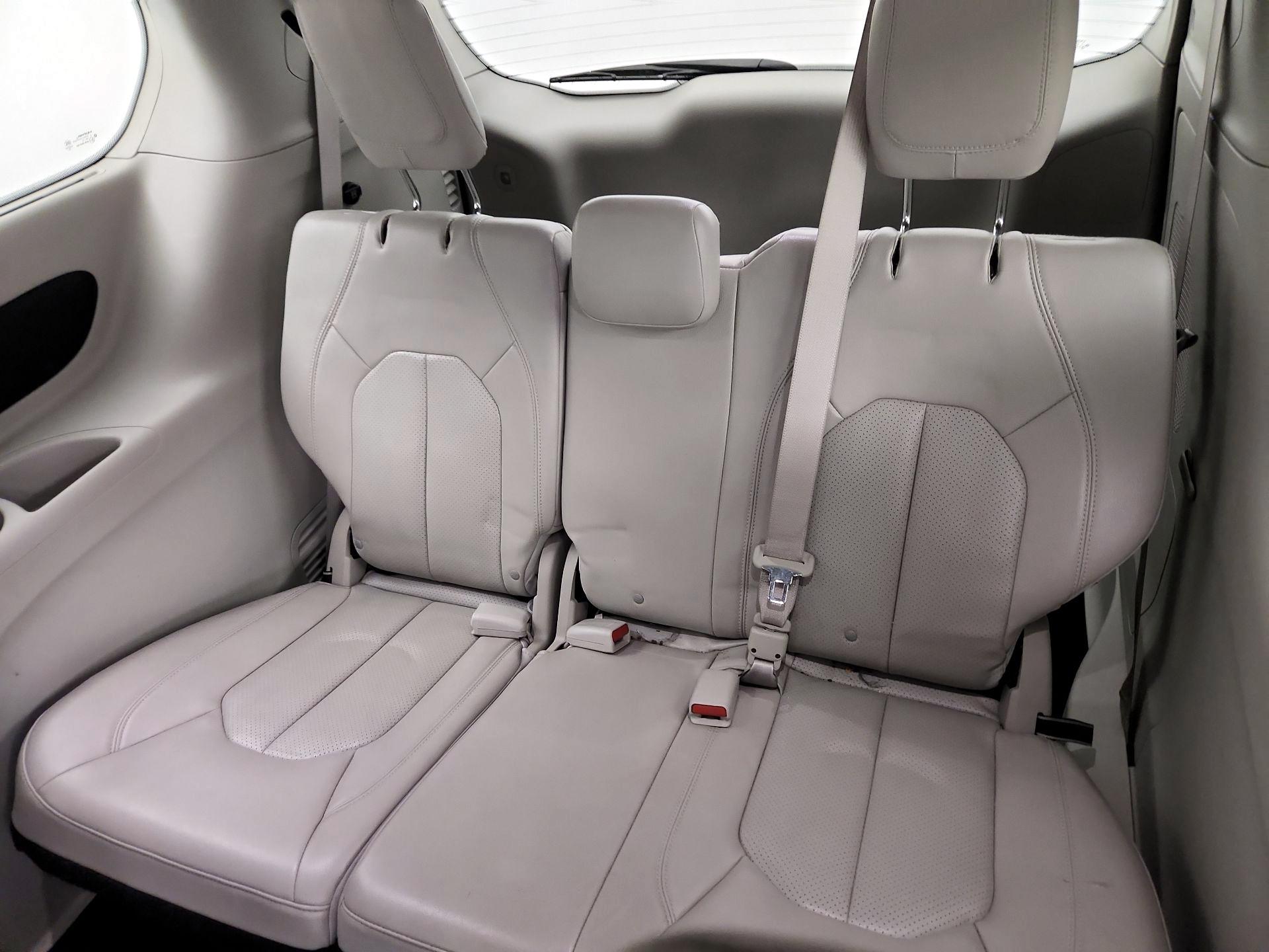 Thumbnail: 2021 Chrysler Pacifica - 20