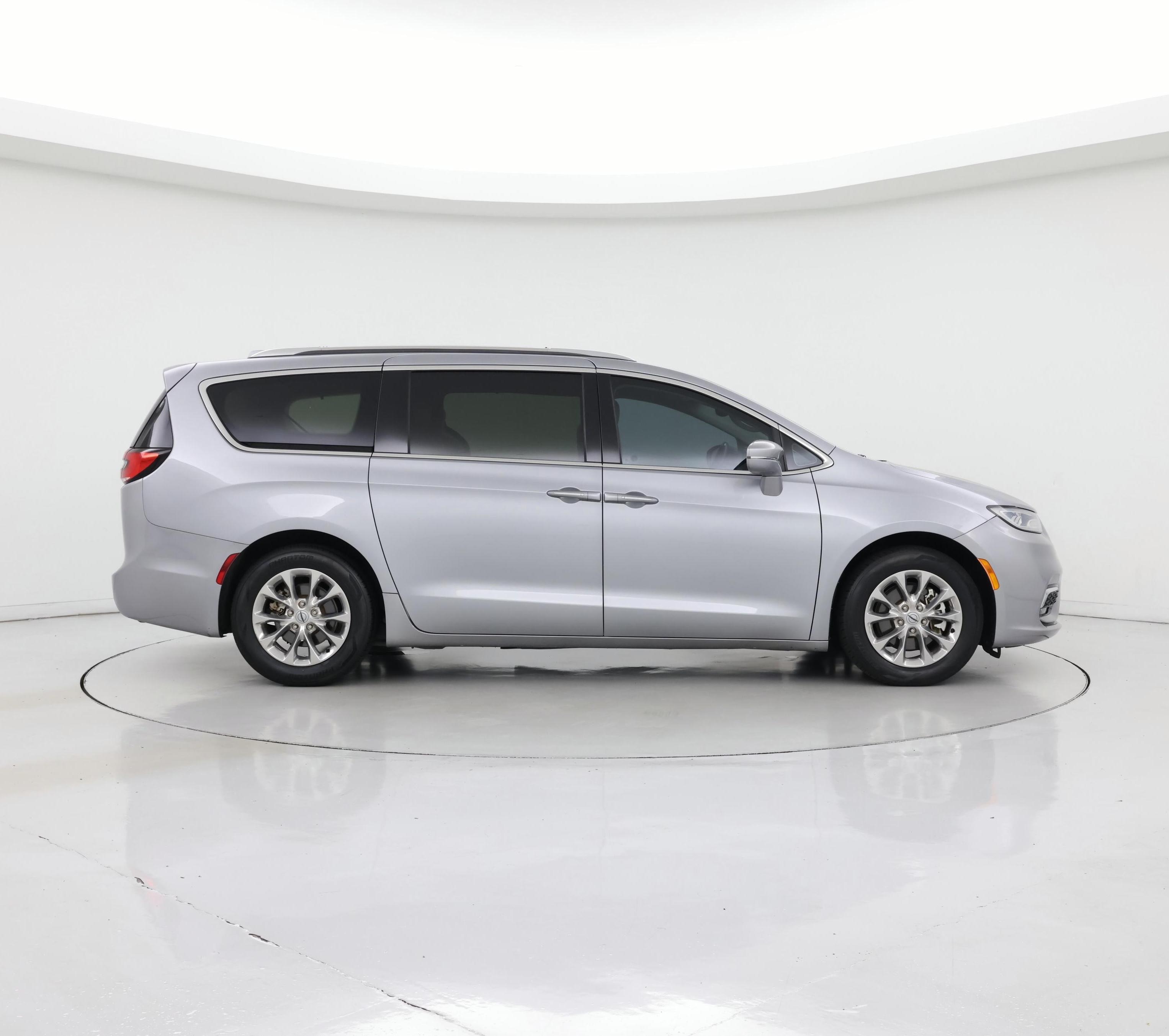 Thumbnail: 2021 Chrysler Pacifica - 7