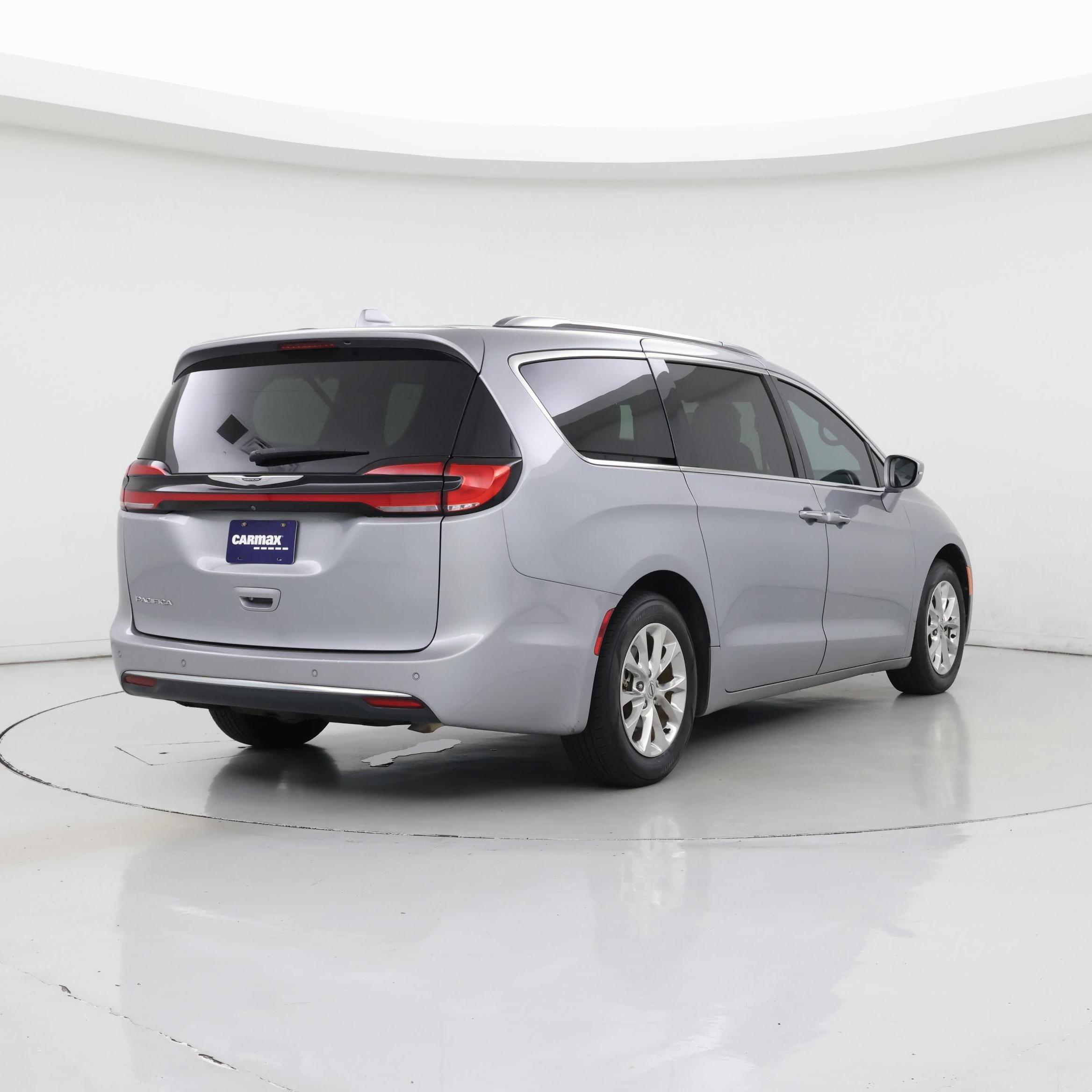 Thumbnail: 2021 Chrysler Pacifica - 8