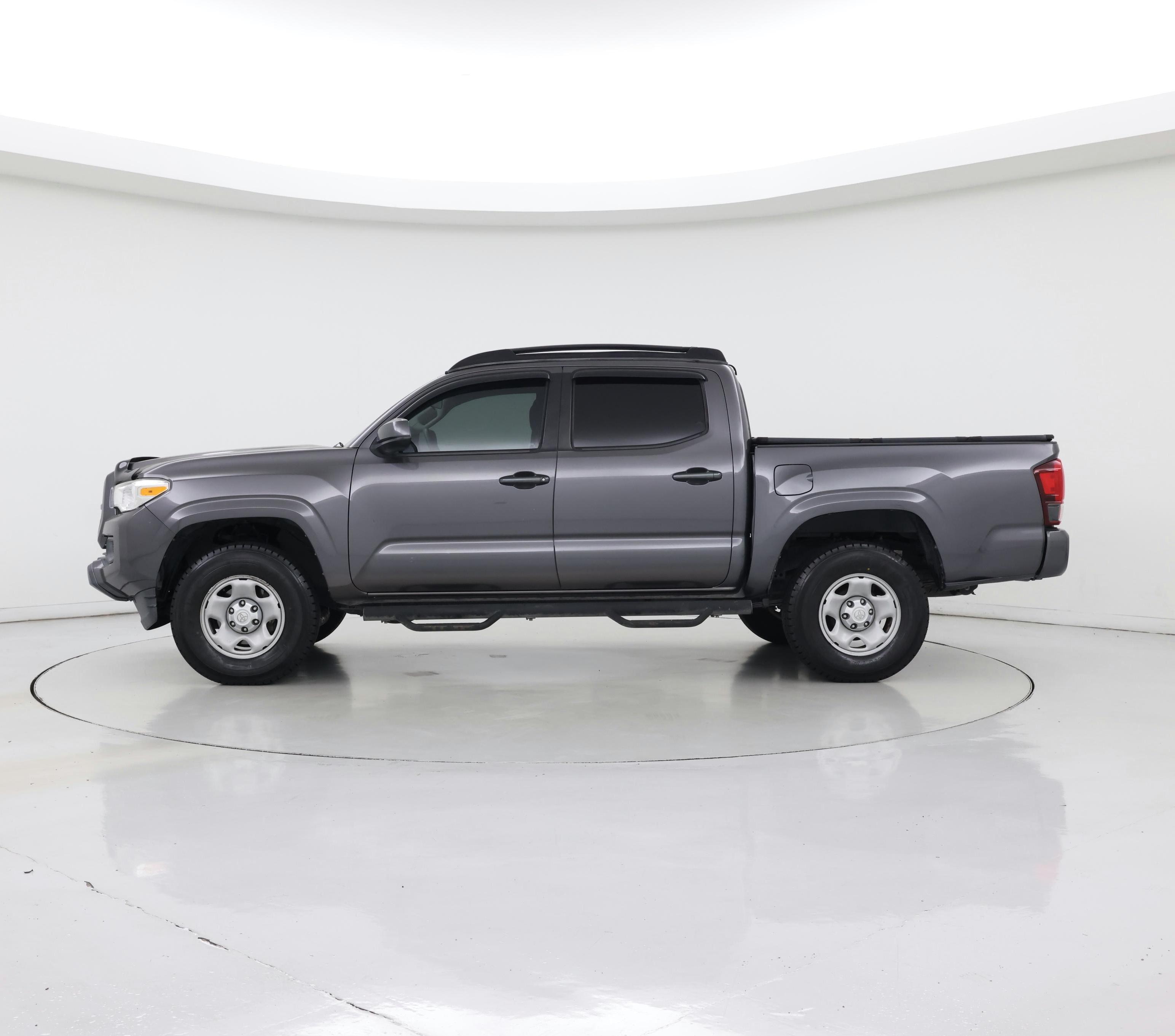 Thumbnail: 2018 Toyota Tacoma - 3