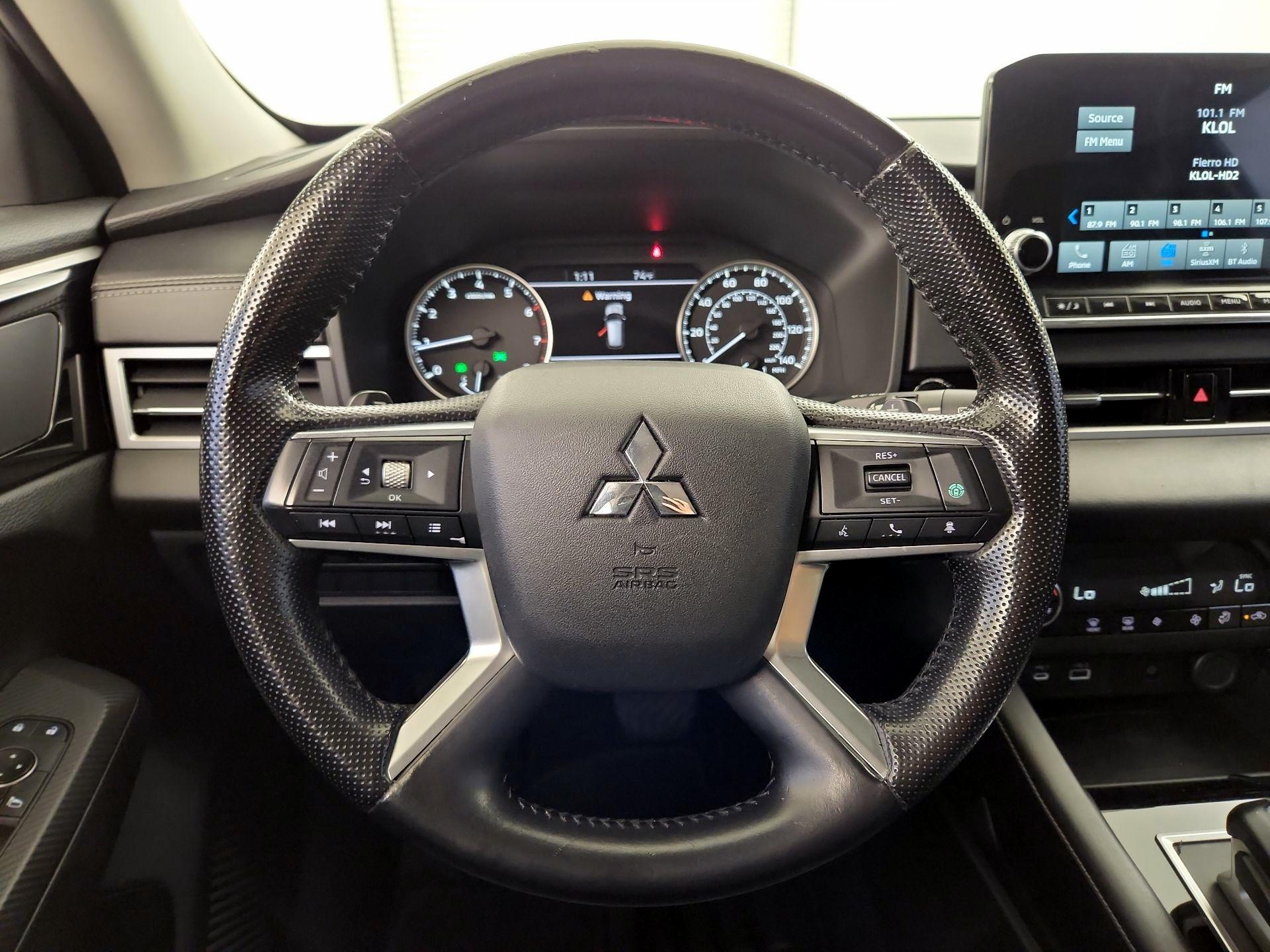 Thumbnail: 2022 Mitsubishi Outlander - 10