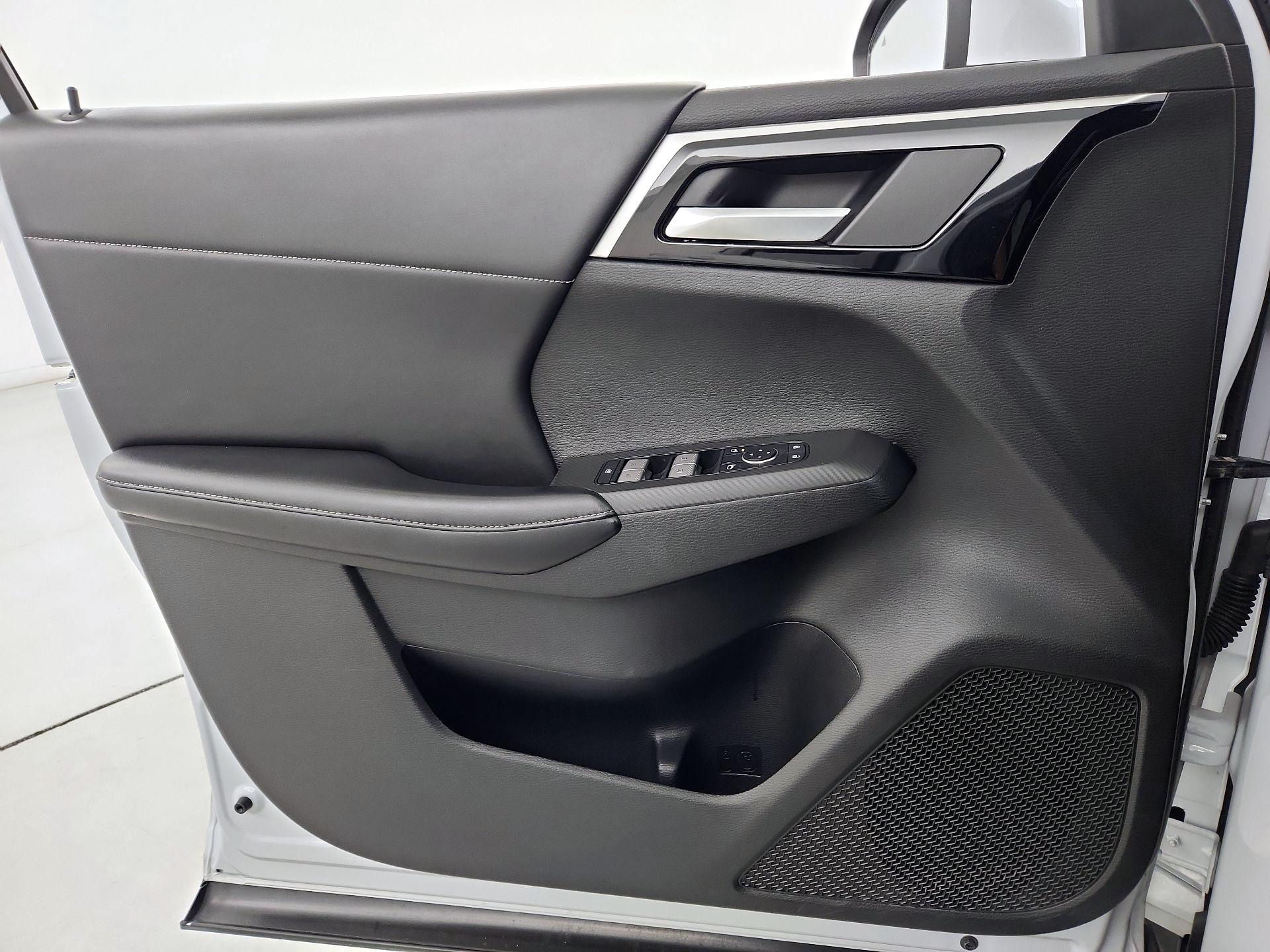 Thumbnail: 2022 Mitsubishi Outlander - 12
