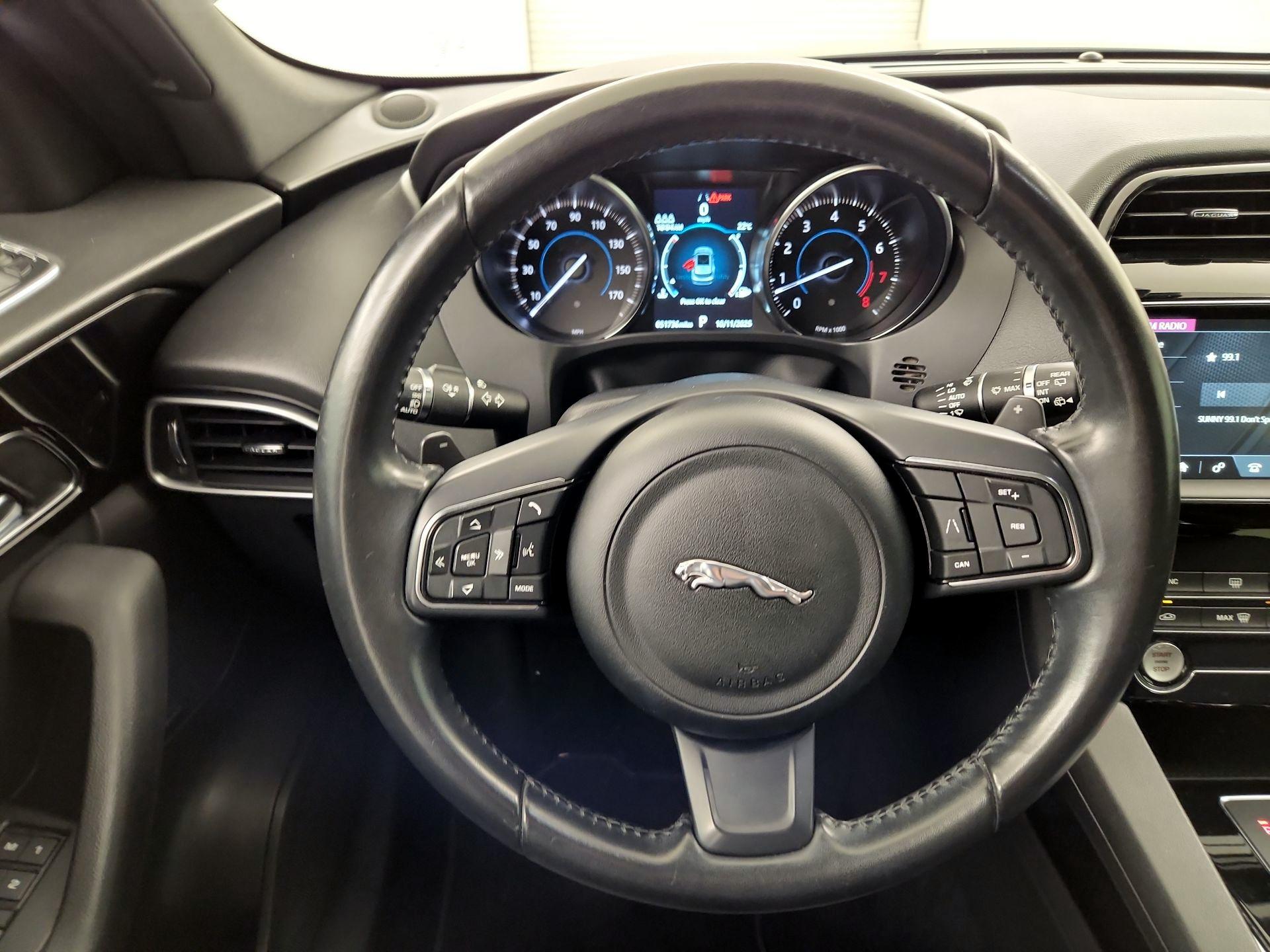 Thumbnail: 2019 Jaguar F-Pace - 10