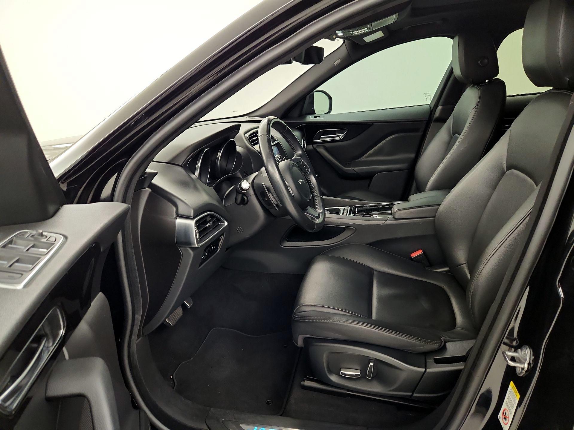 Thumbnail: 2019 Jaguar F-Pace - 11