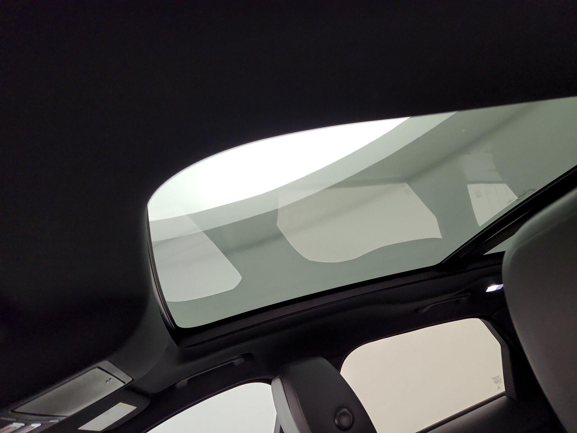 Thumbnail: 2019 Jaguar F-Pace - 19