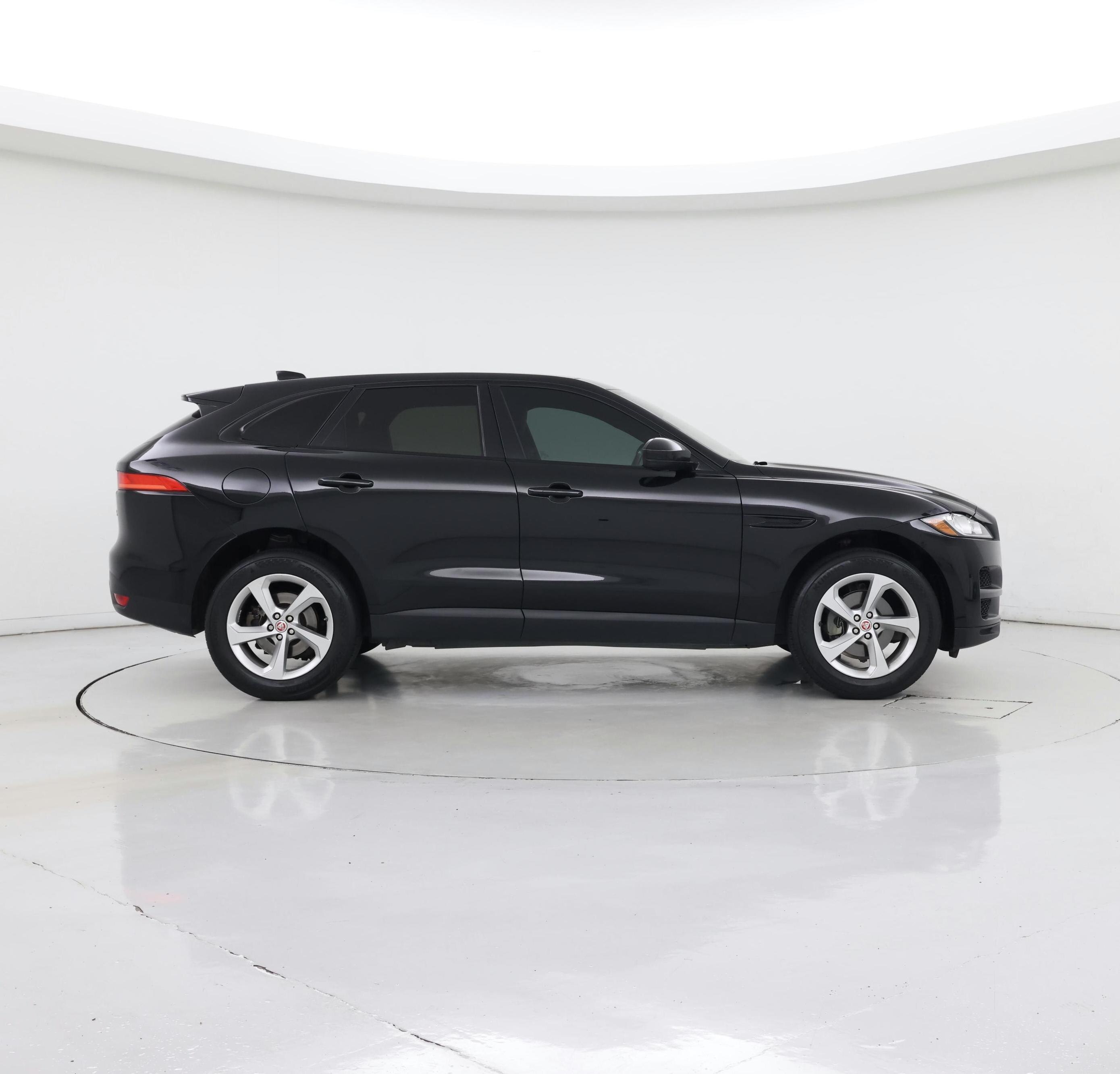 Thumbnail: 2019 Jaguar F-Pace - 7