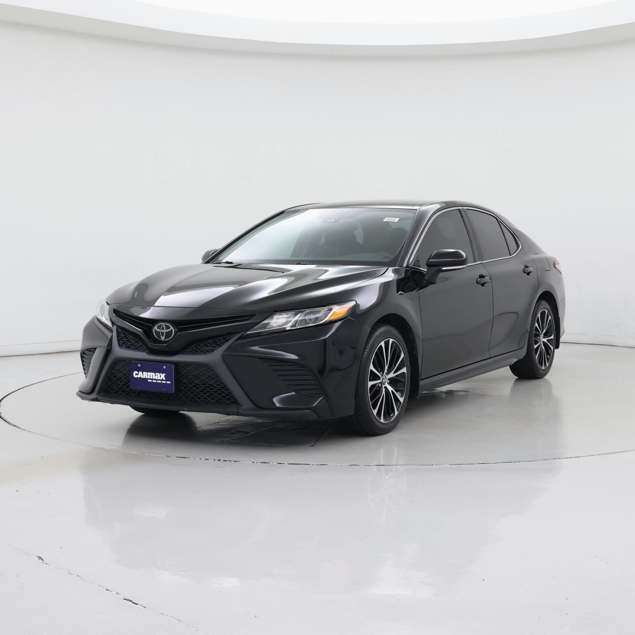 Thumbnail: 2018 Toyota Camry - 4