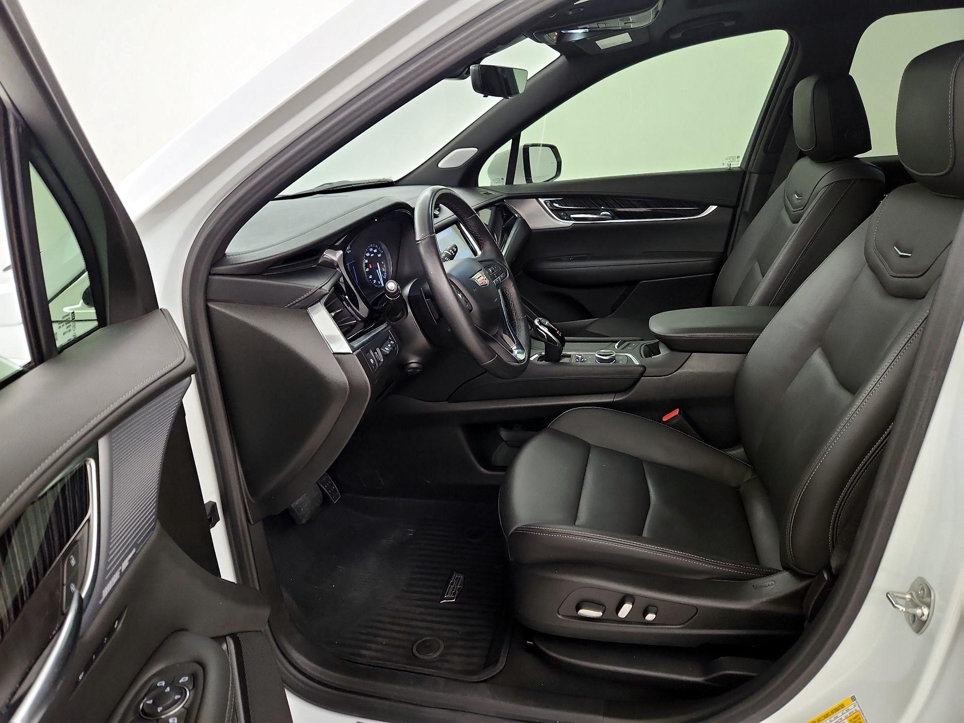 Thumbnail: 2024 Cadillac XT6 - 11