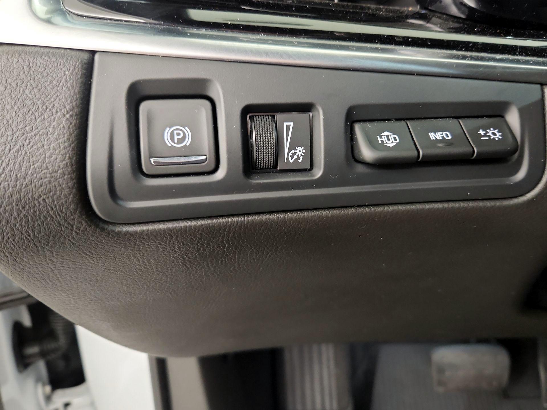 Thumbnail: 2024 Cadillac XT6 - 13