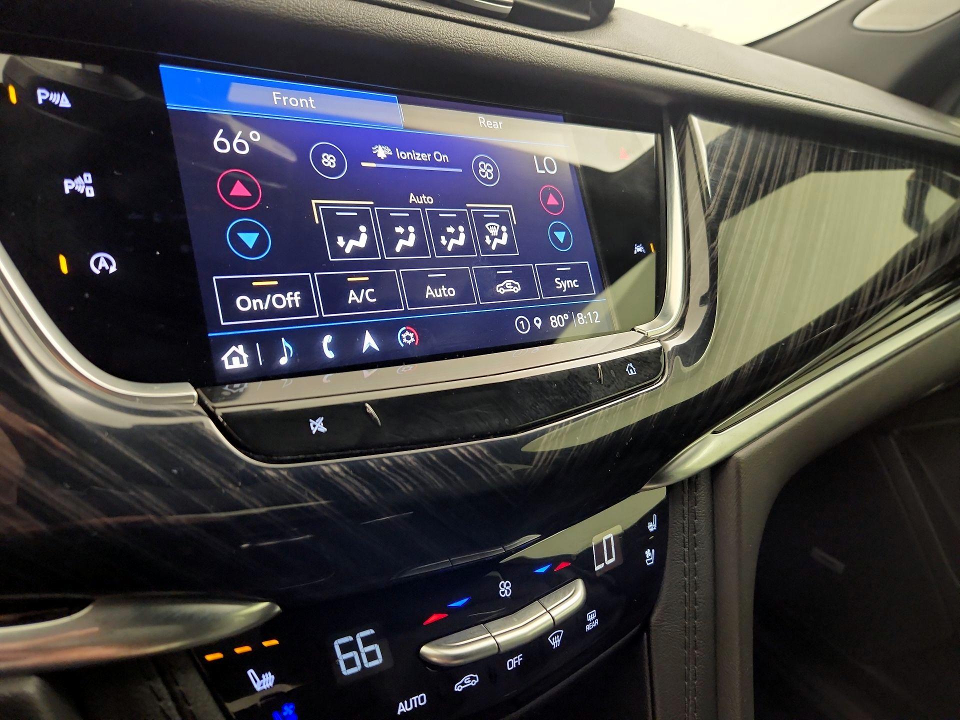 Thumbnail: 2024 Cadillac XT6 - 17