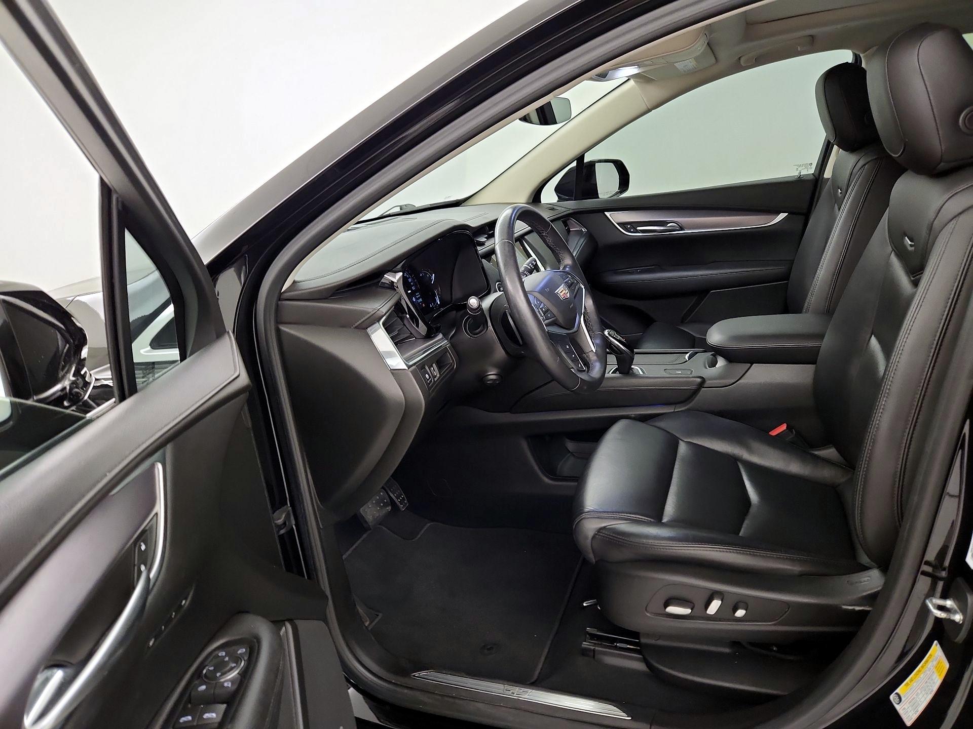 Thumbnail: 2018 Cadillac XT5 - 11