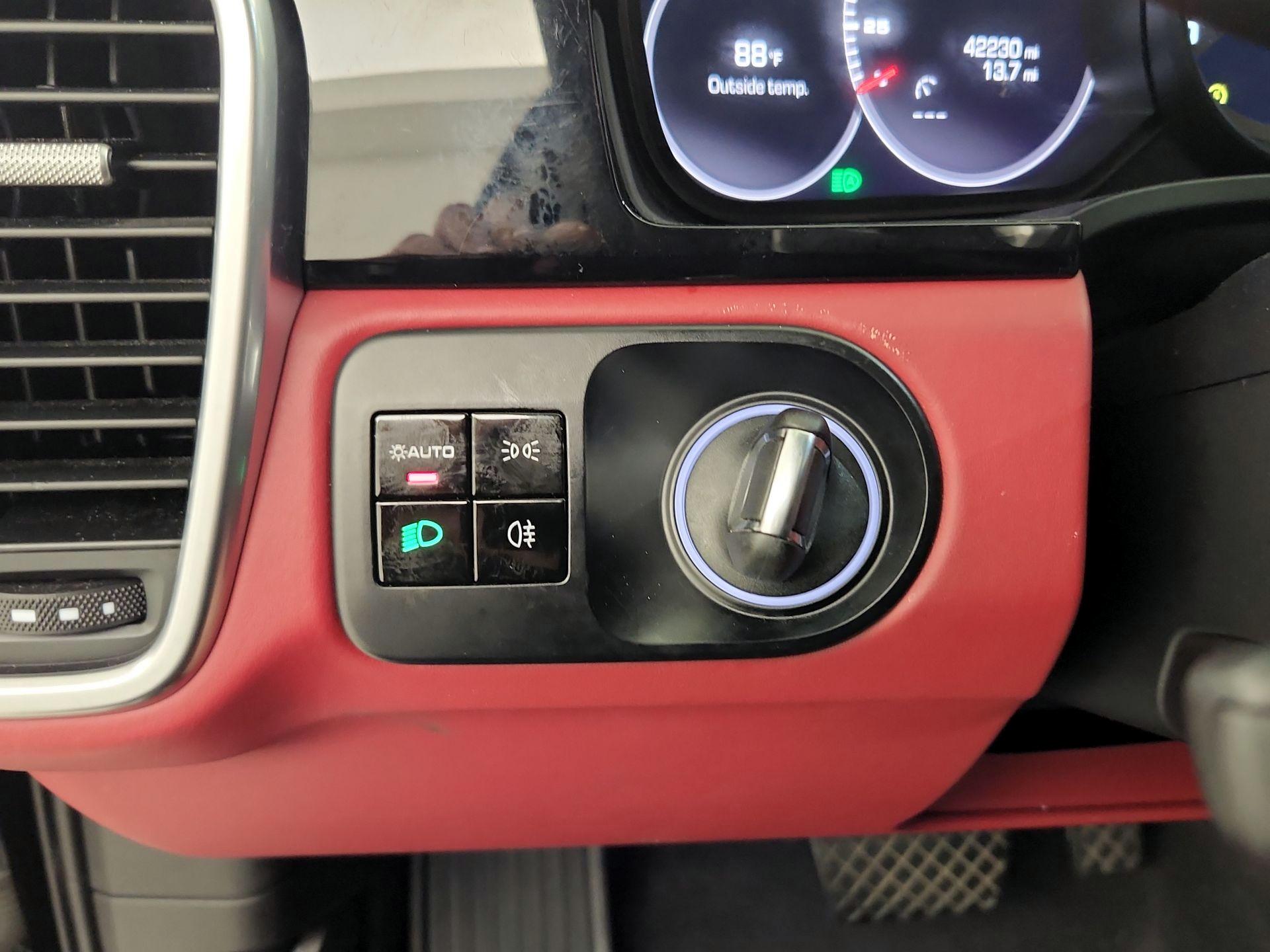 Thumbnail: 2021 Porsche Cayenne - 13