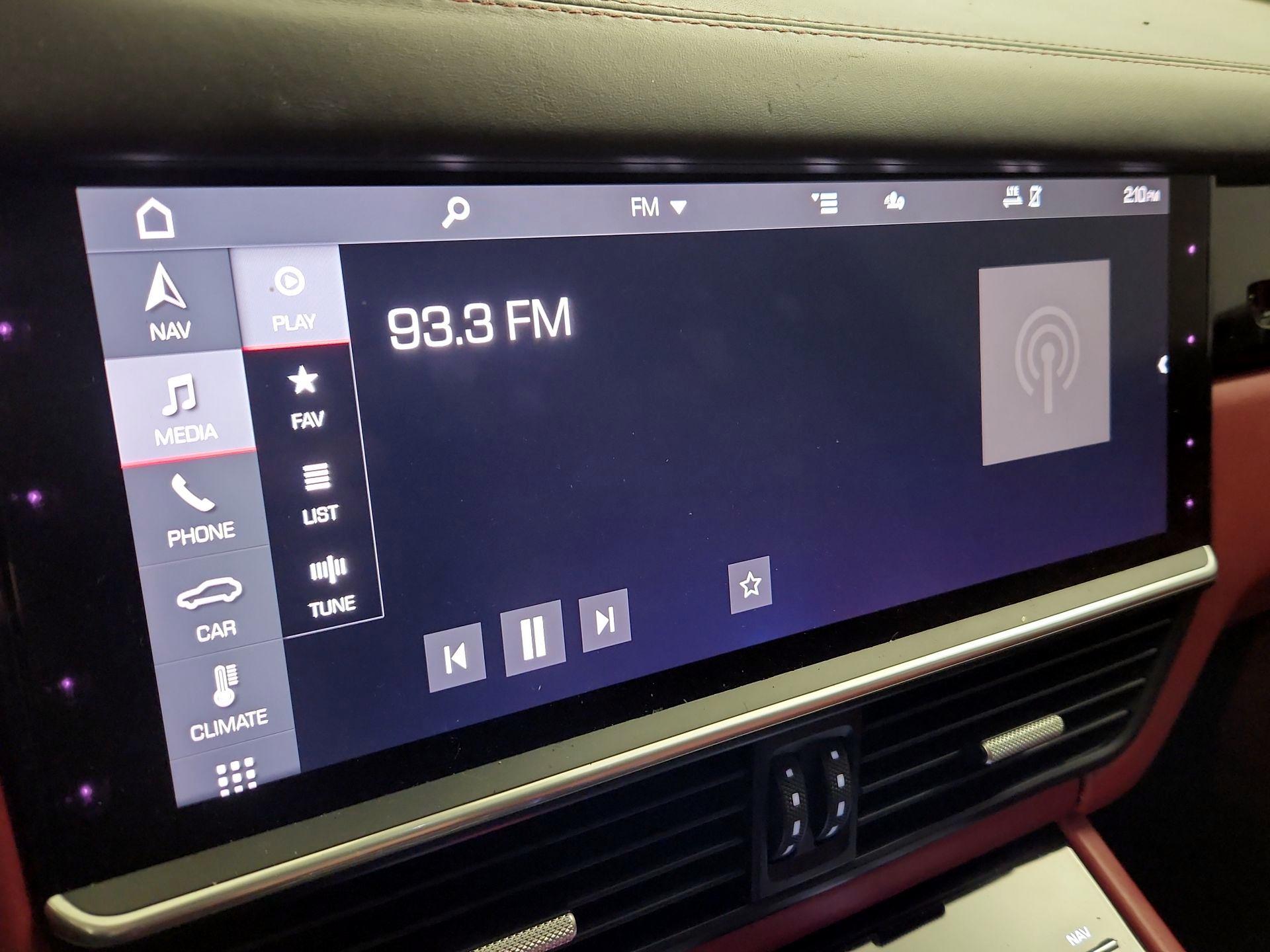 Thumbnail: 2021 Porsche Cayenne - 16