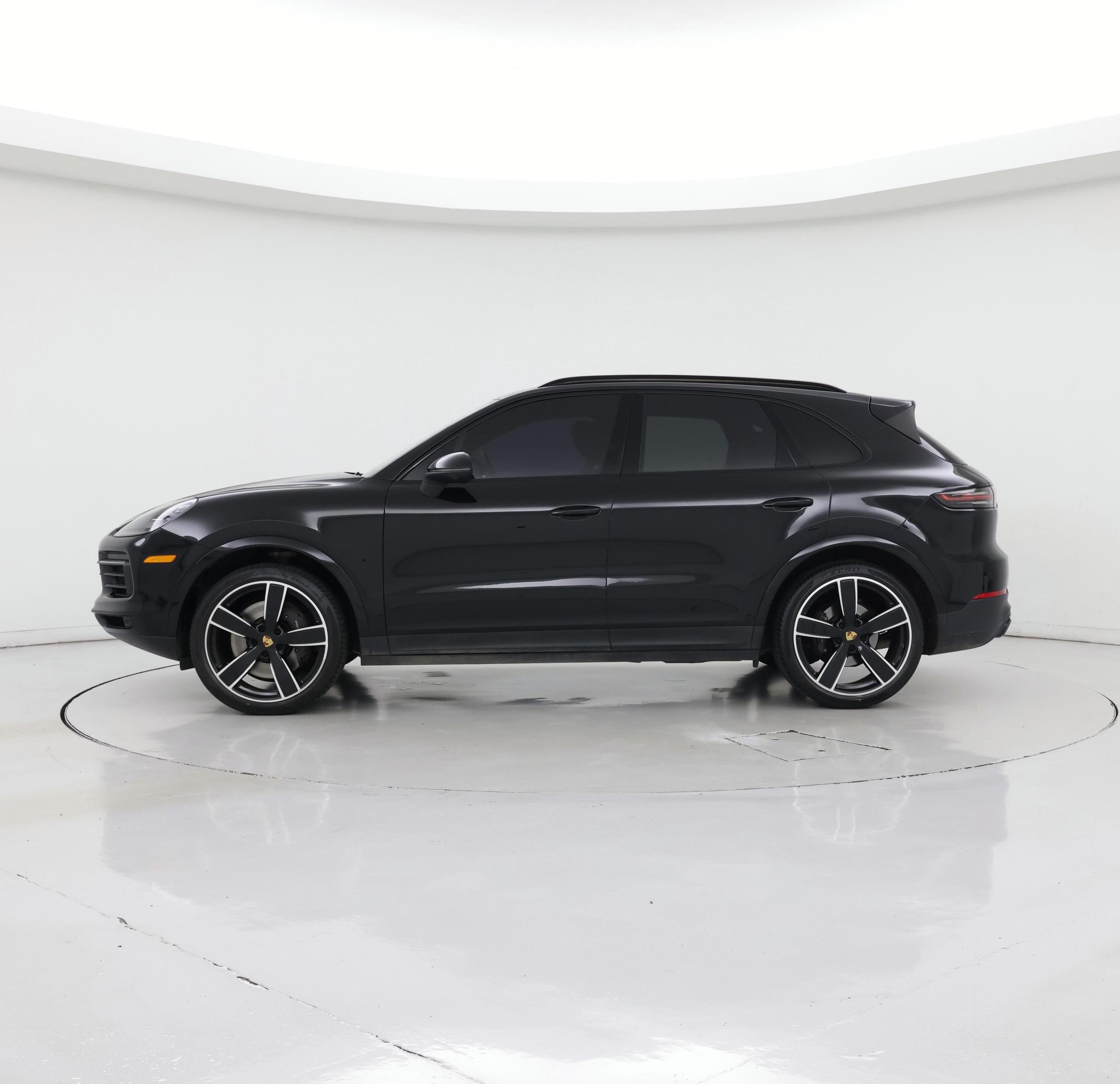 Thumbnail: 2021 Porsche Cayenne - 3