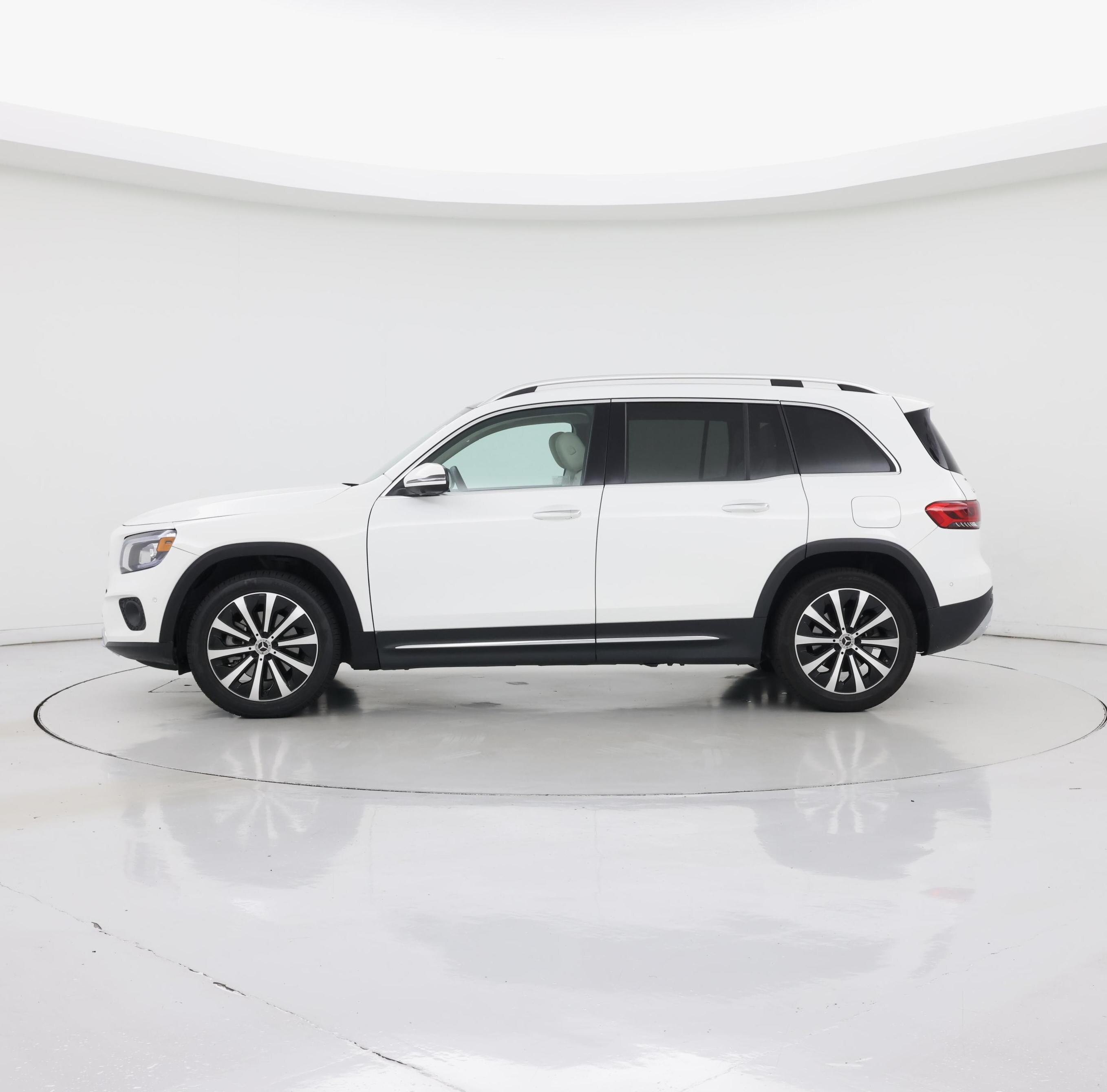 Thumbnail: 2023 Mercedes-Benz GLB - 3