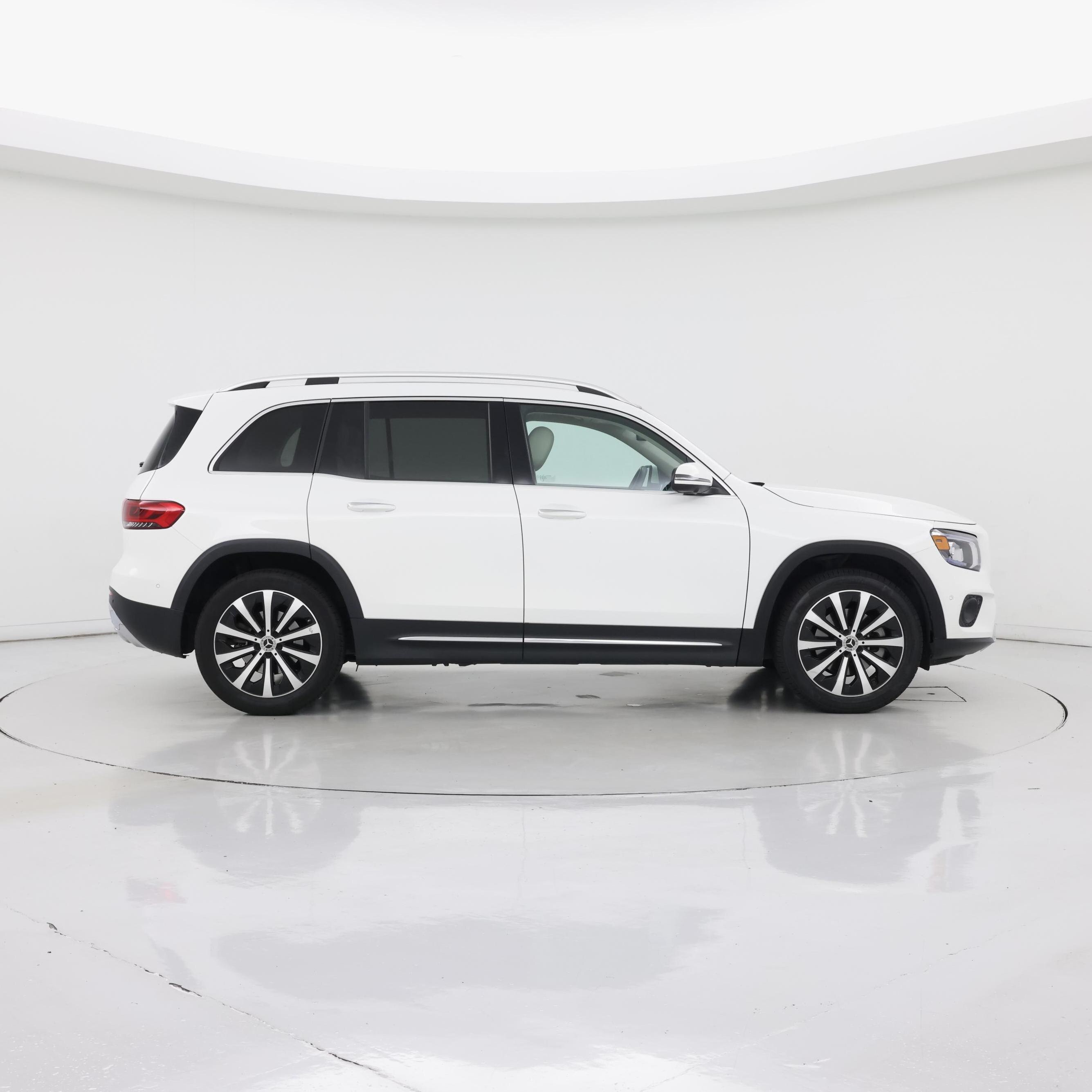 Thumbnail: 2023 Mercedes-Benz GLB - 7