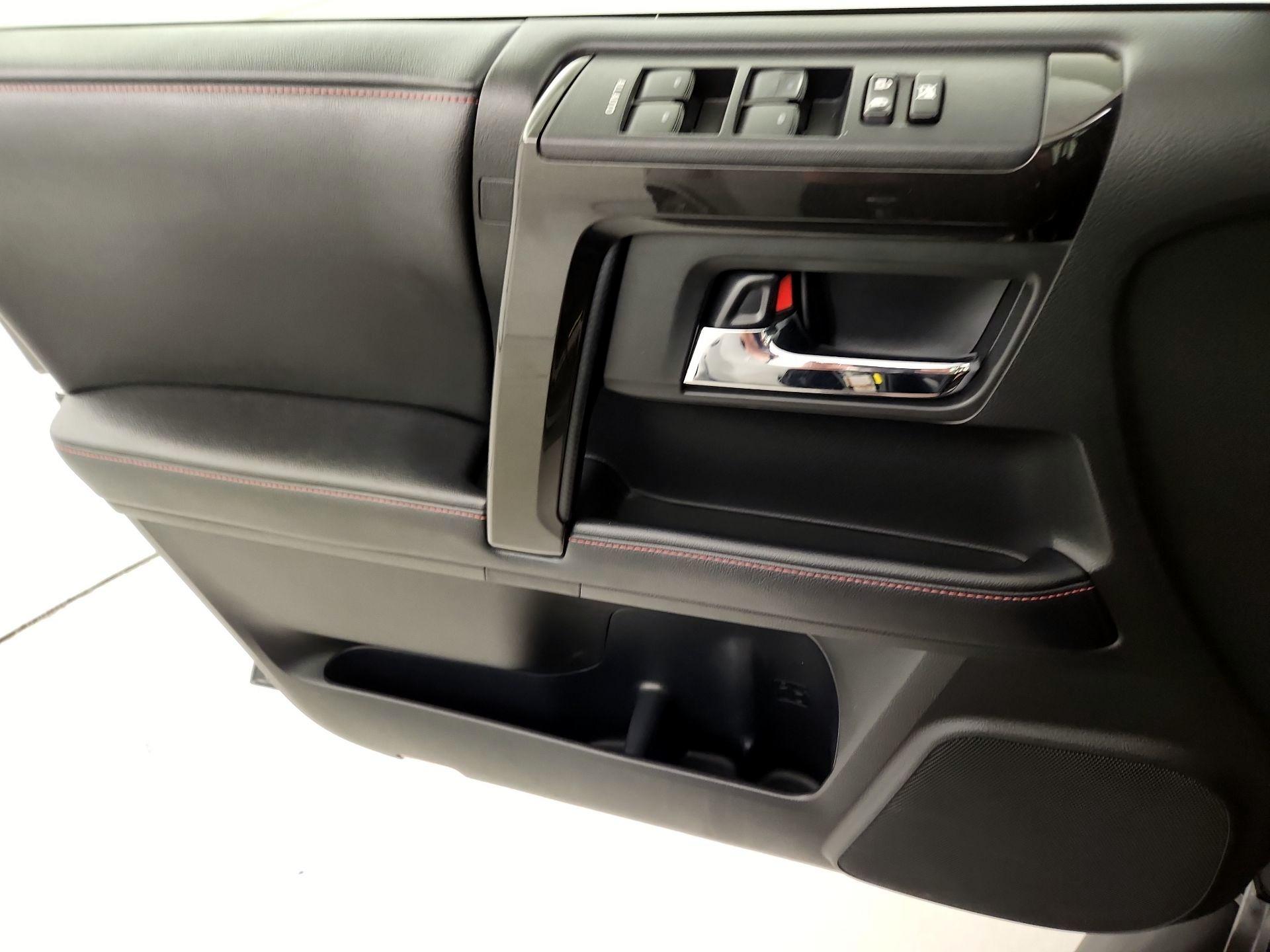 Thumbnail: 2019 Toyota 4Runner - 12