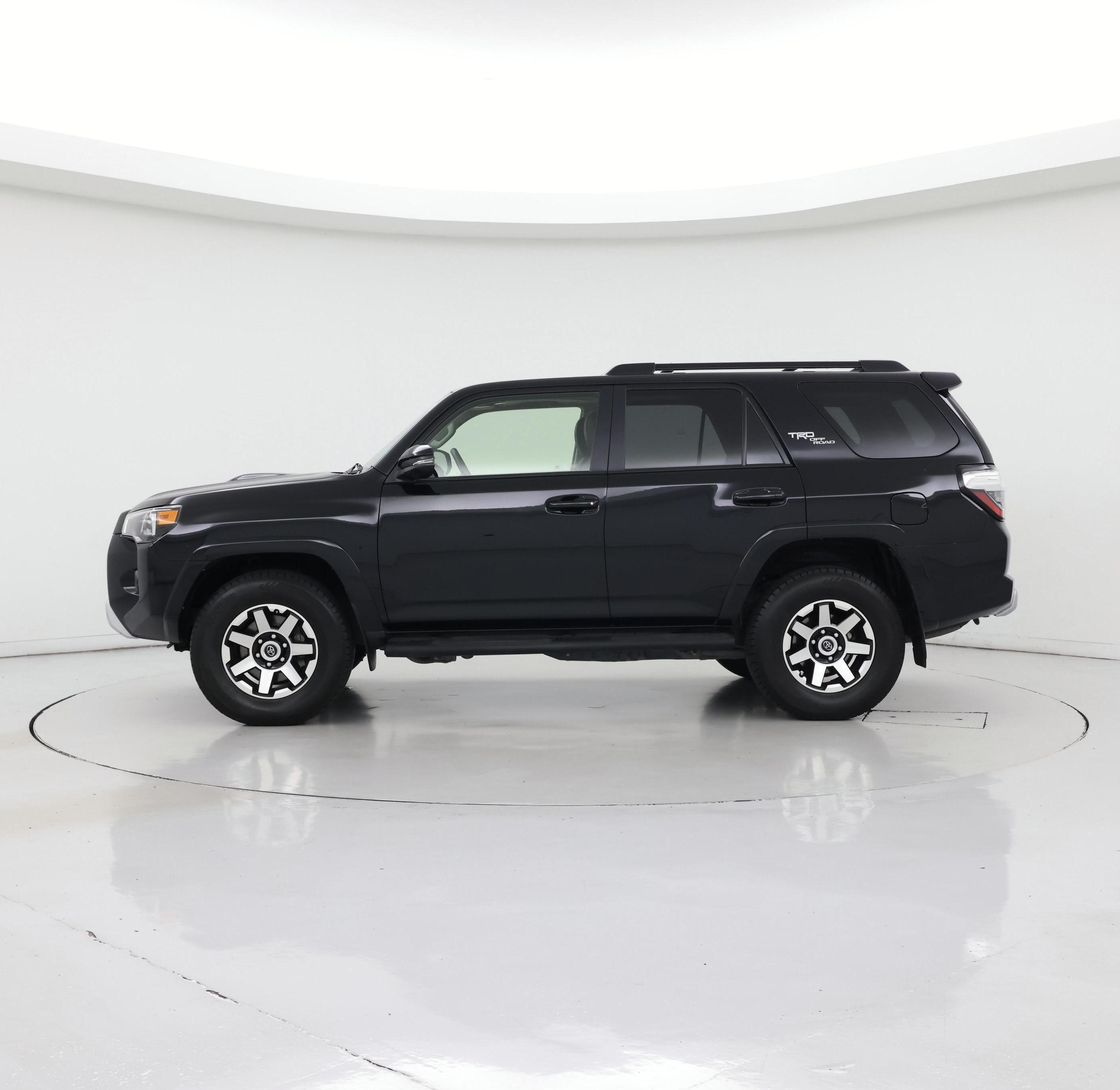 Thumbnail: 2019 Toyota 4Runner - 3