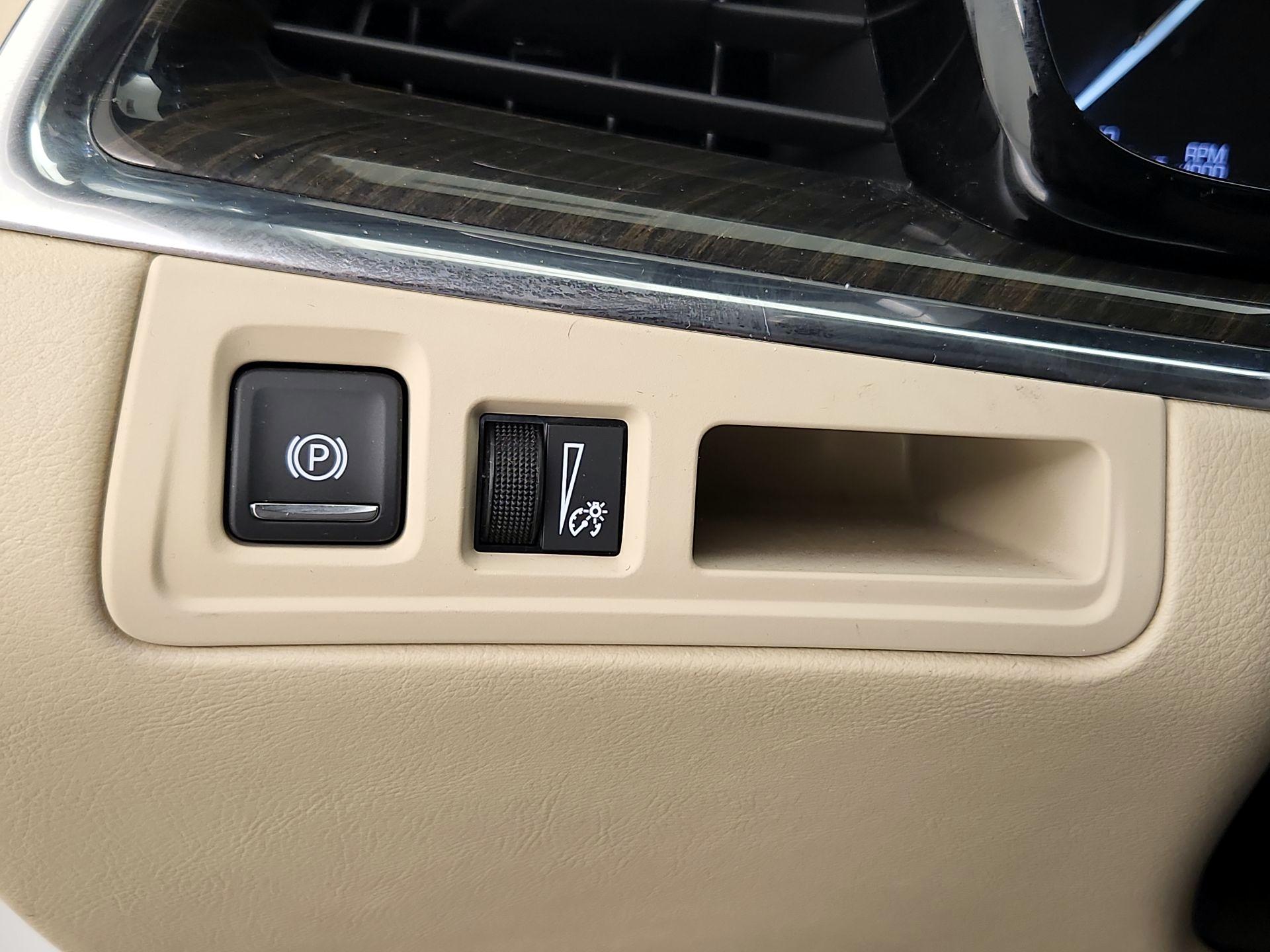 Thumbnail: 2019 Cadillac XT5 - 13