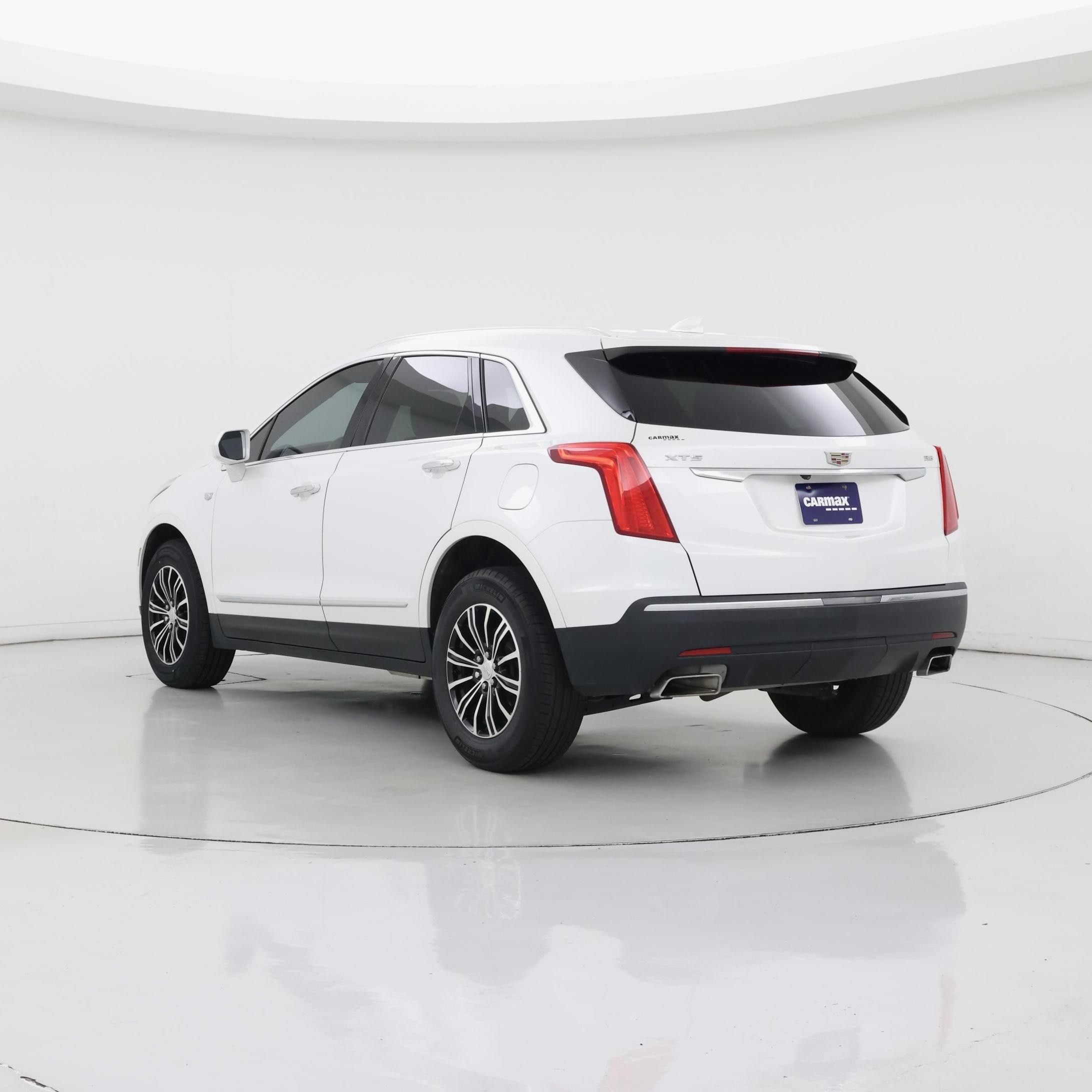 Thumbnail: 2019 Cadillac XT5 - 2