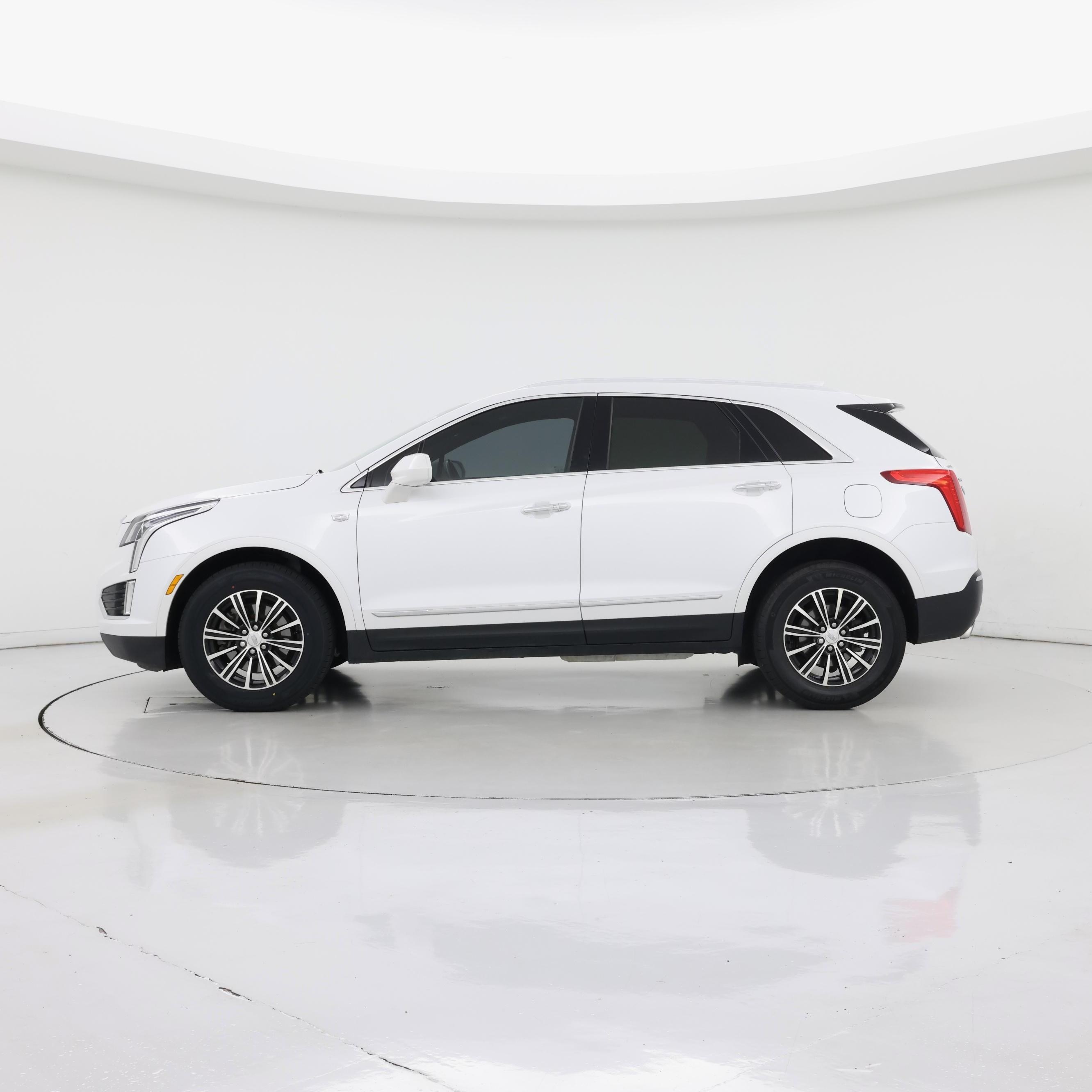 Thumbnail: 2019 Cadillac XT5 - 3