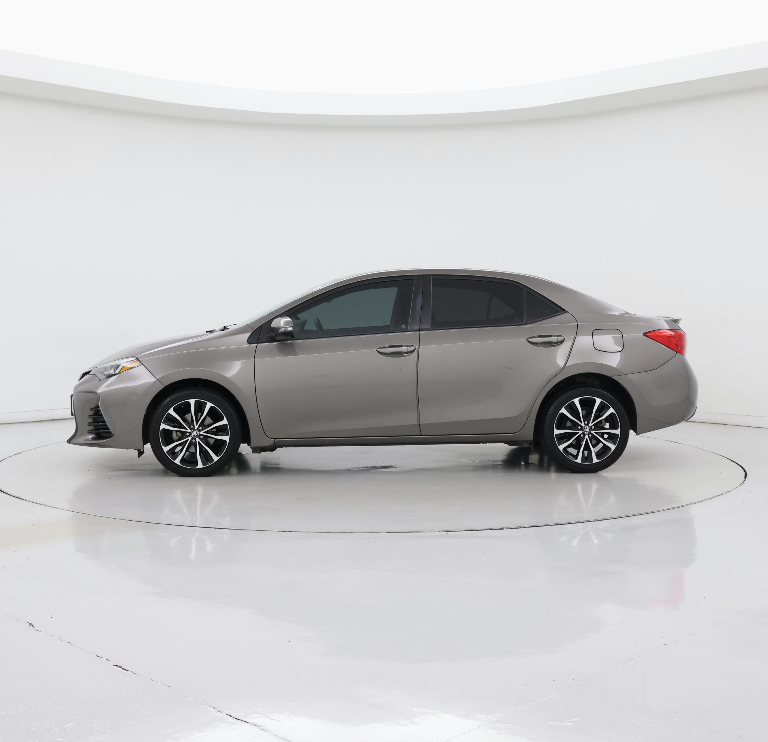 Thumbnail: 2017 Toyota Corolla - 3